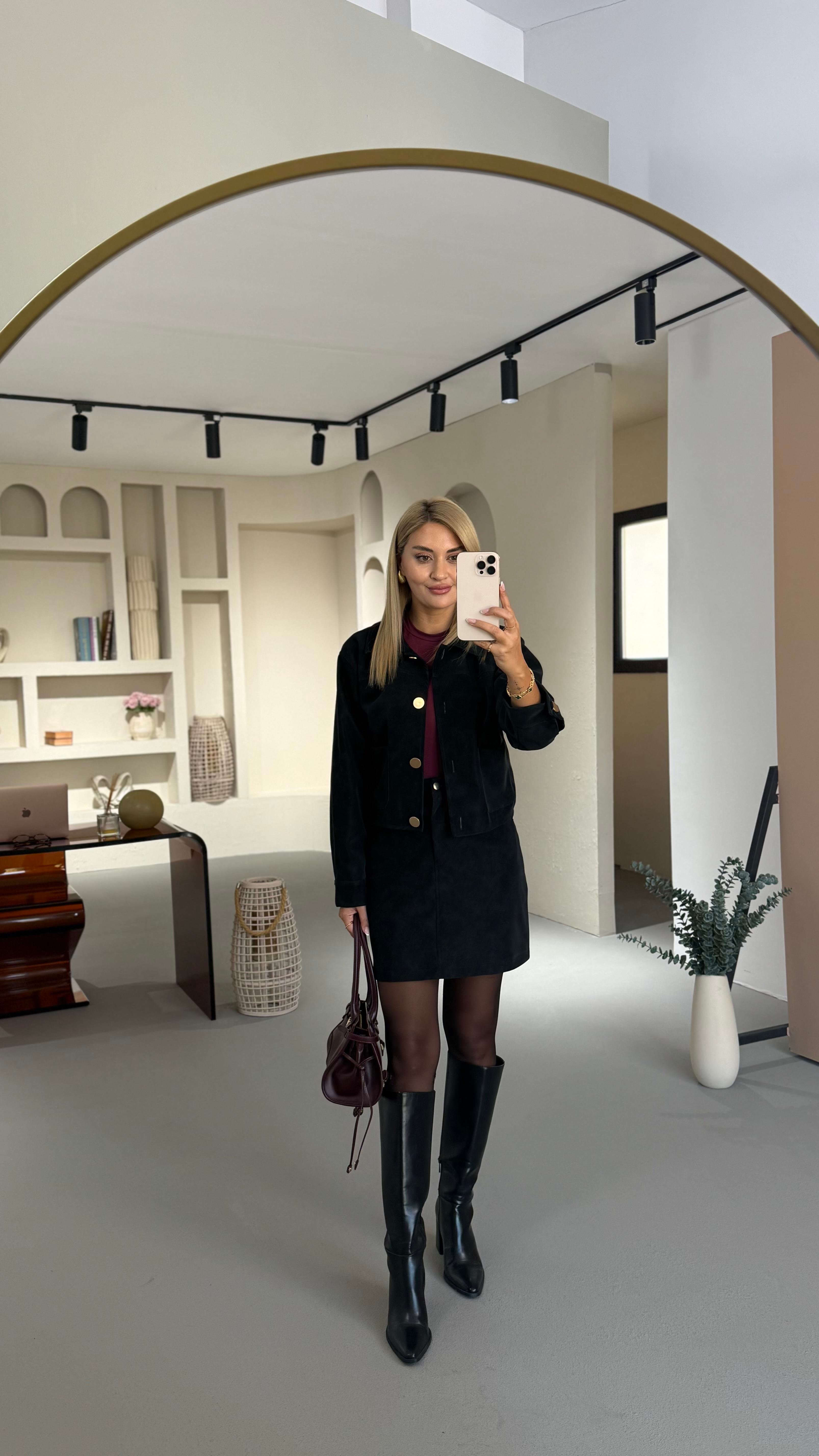 Gold Düğme Detay Siyah Nubuk Etek