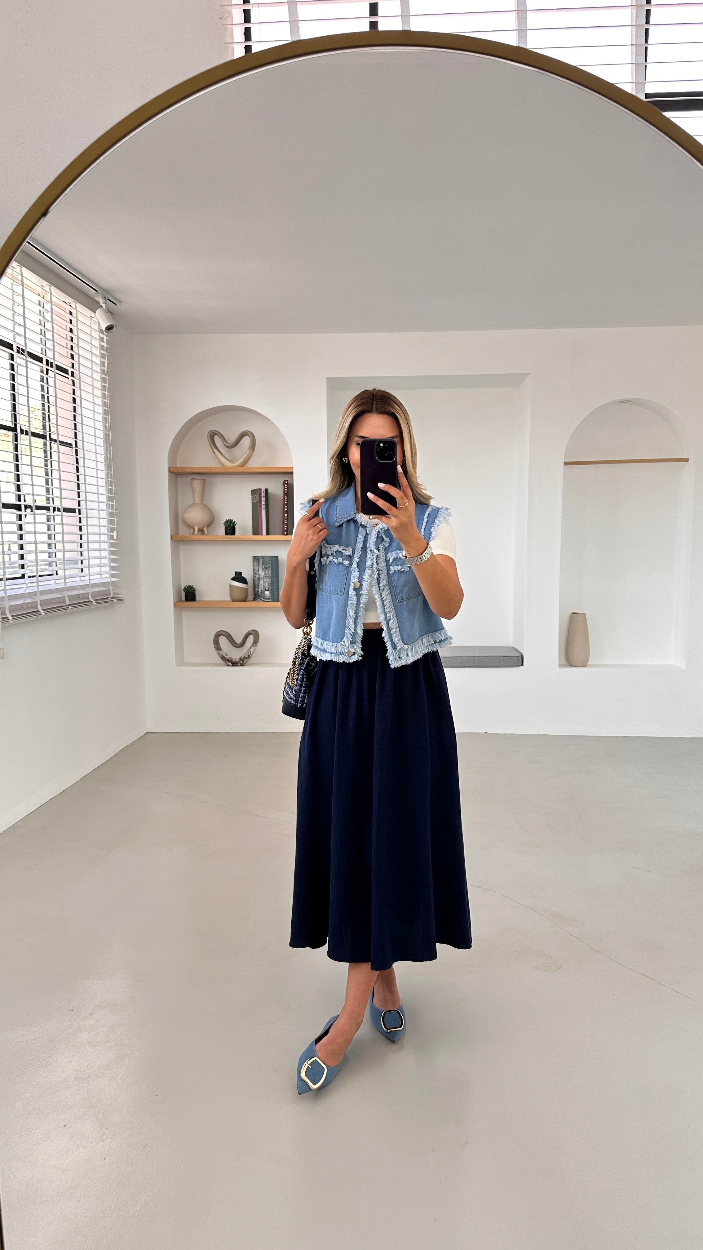 Çift Cep Detay Püsküllü Mavi Denim Yelek