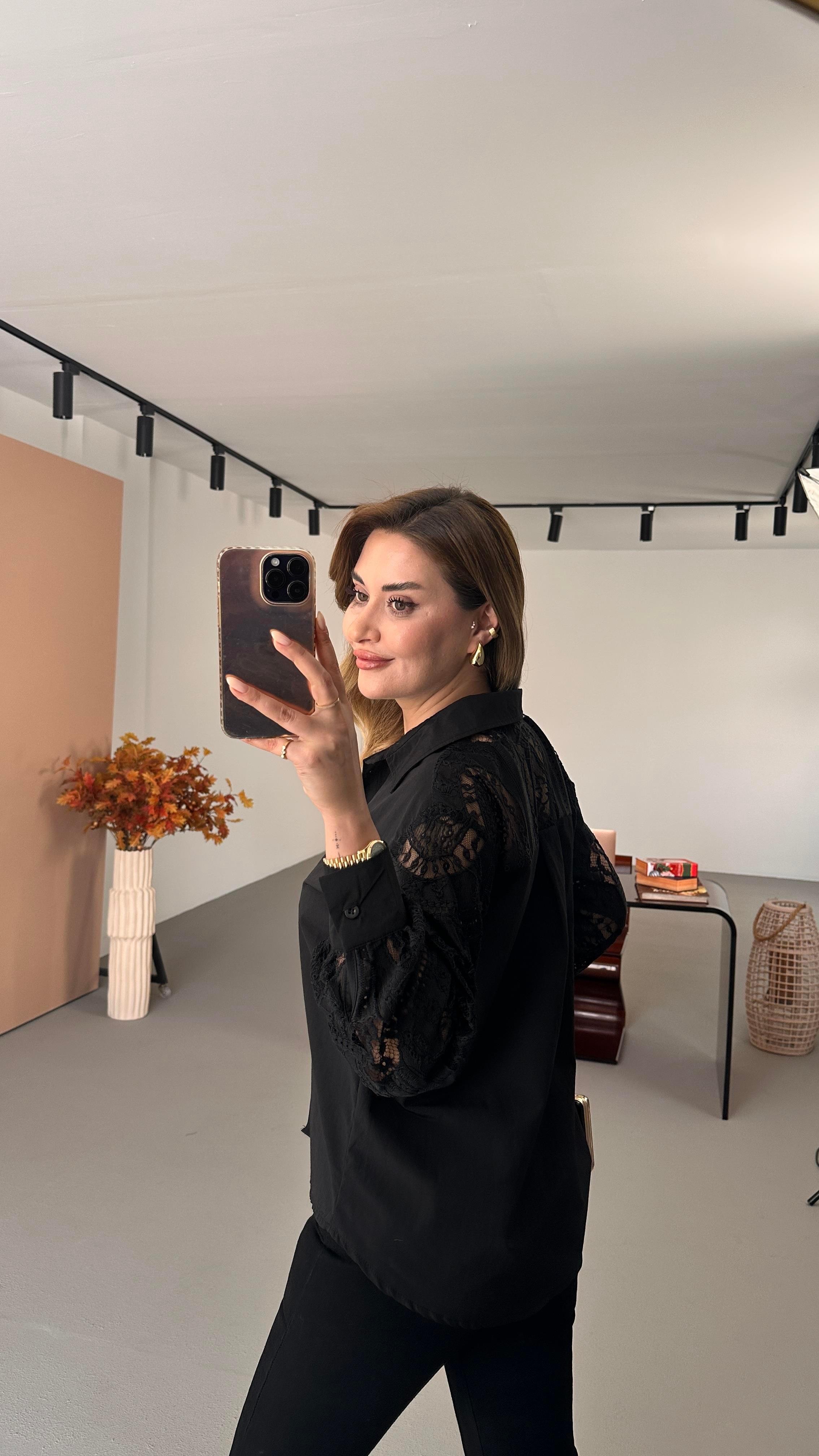 Dokulu Dantel Detay Siyah Gömlek