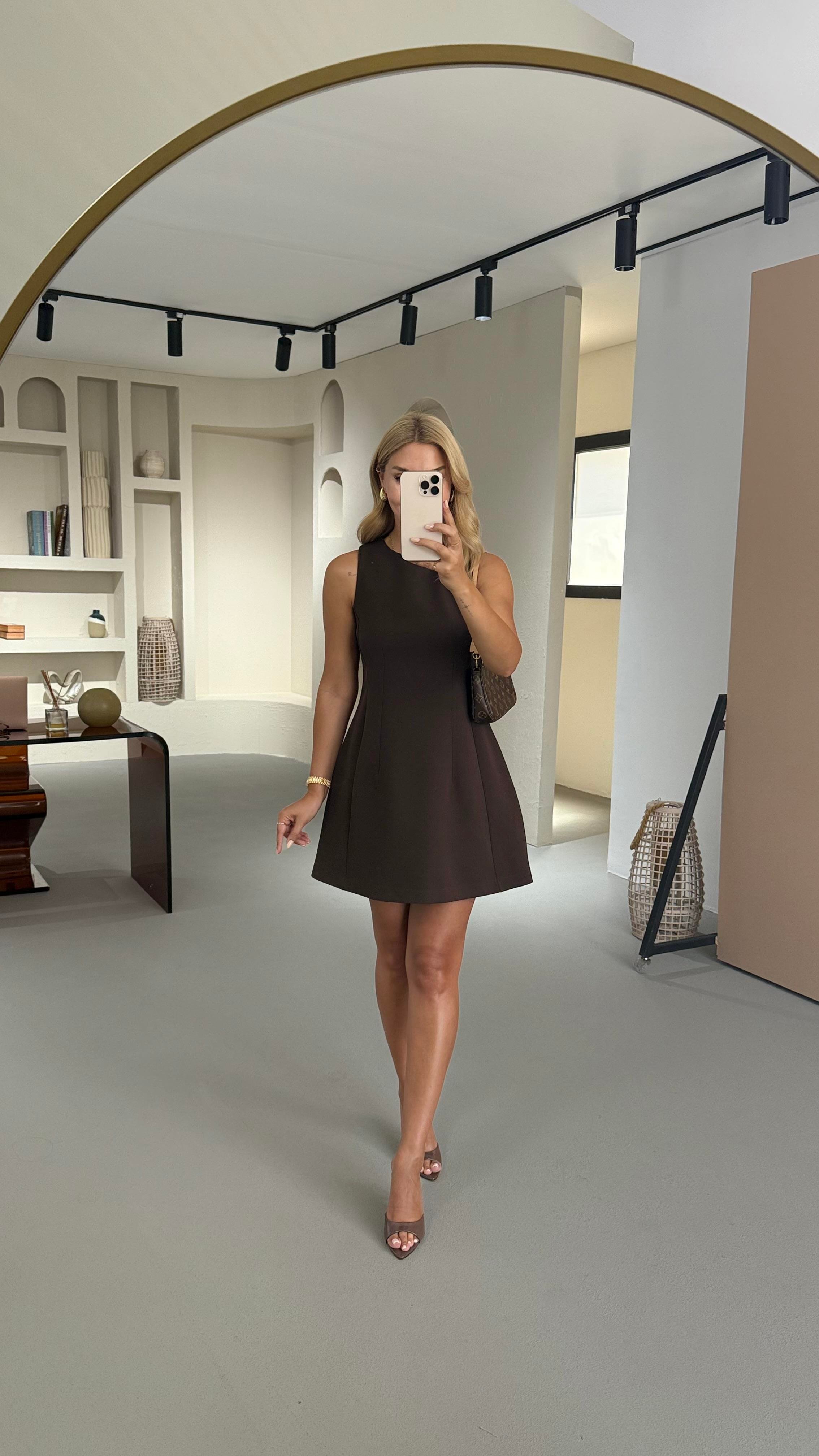 Belden Oturtmalı Kahve Çan Elbise