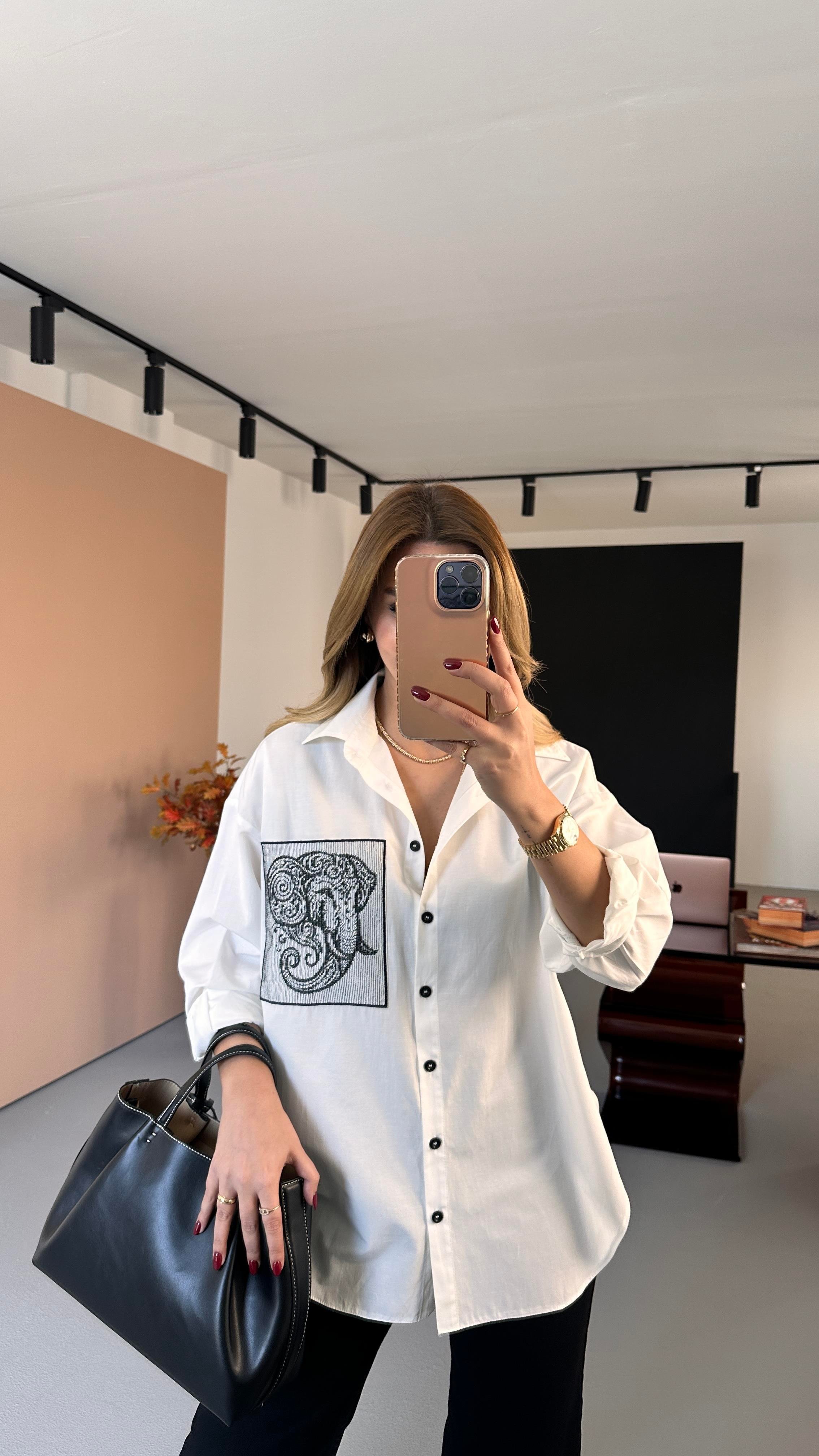 Fil Nakışlı Oversize Beyaz Poplin Gömlek