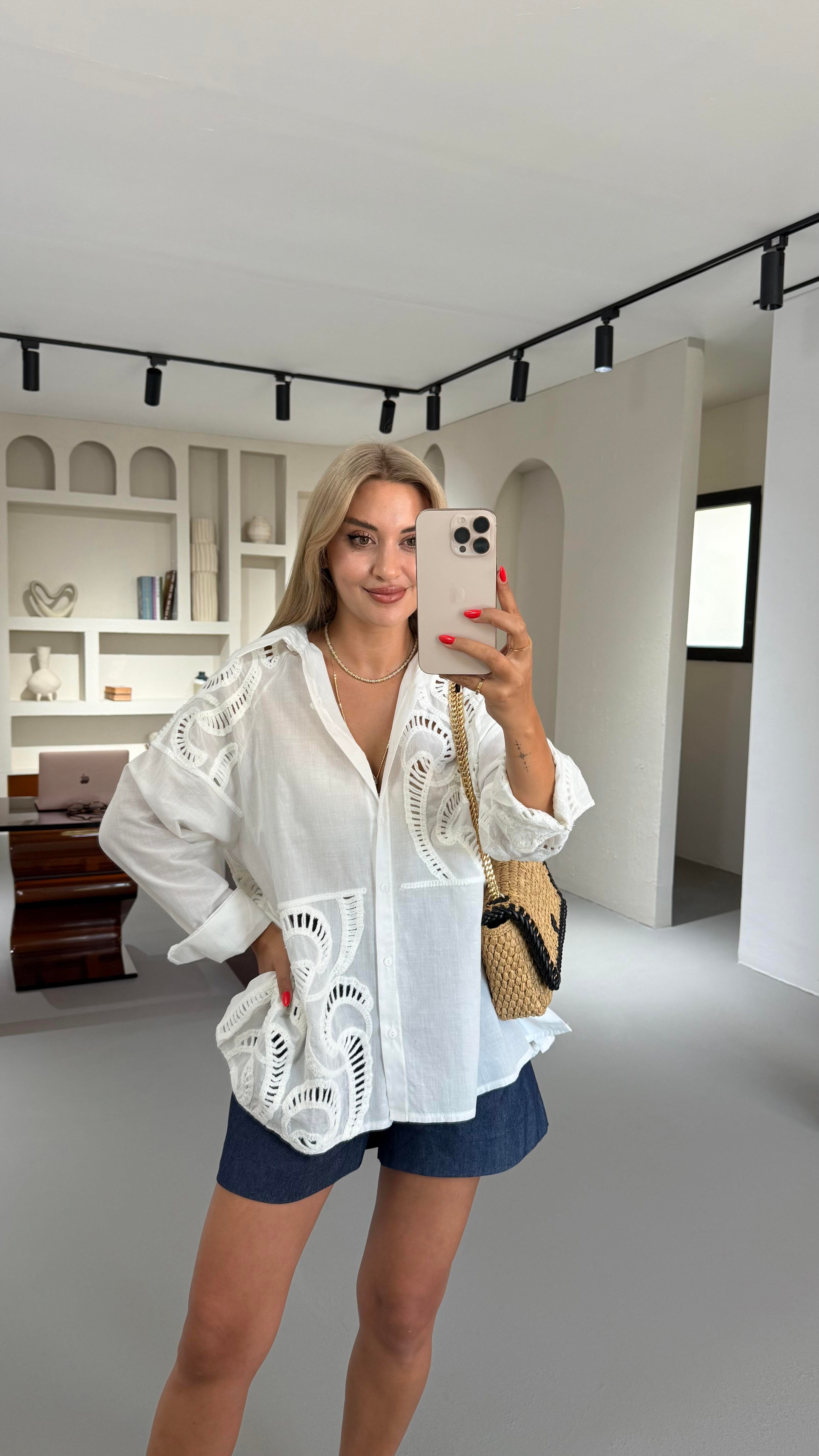 Kroşe İşlemeli Oversize Ekru Gömlek