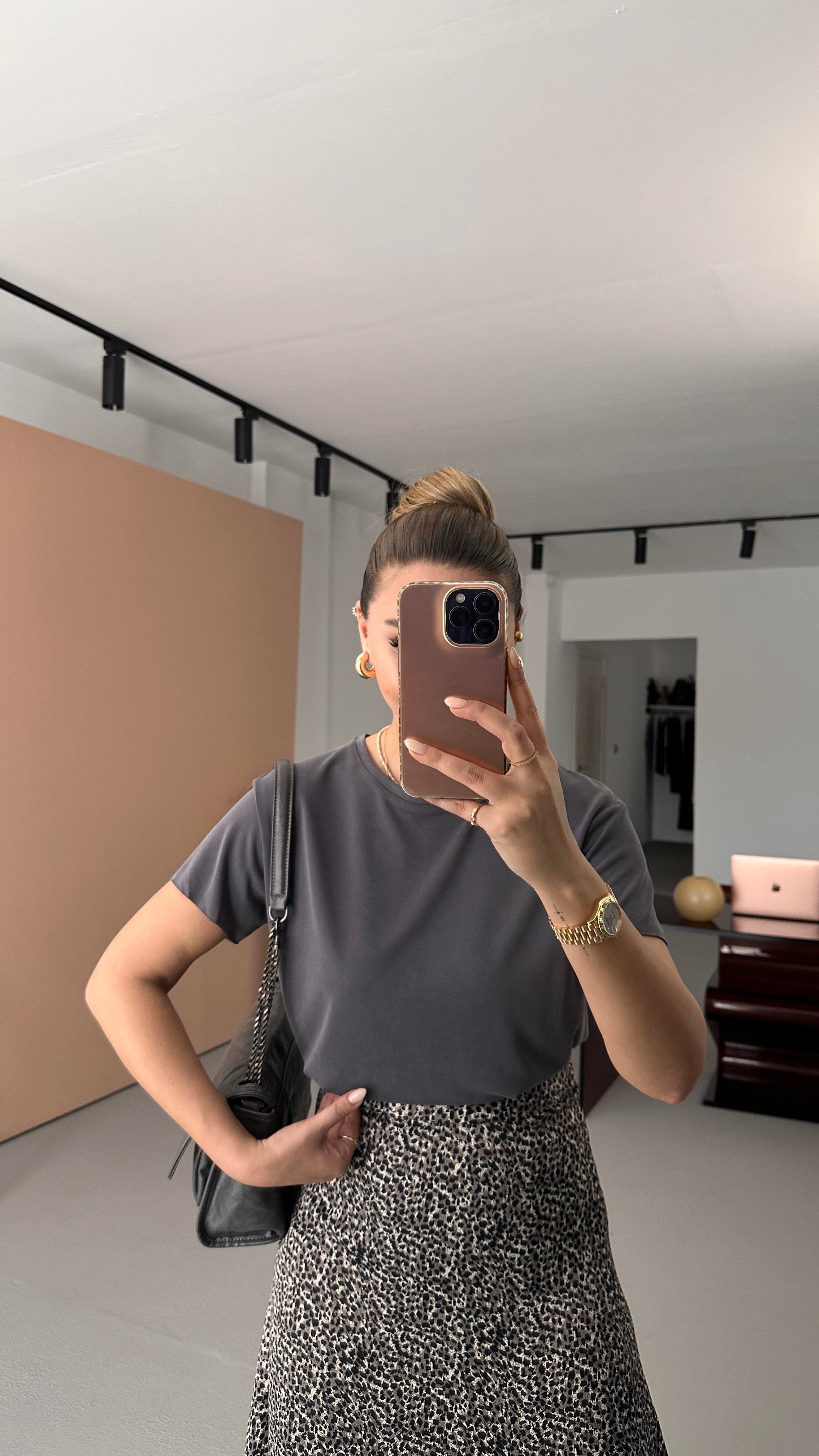 Premium Seri Bisiklet Yaka Lazer Kesim Antrasit Modal Tshirt