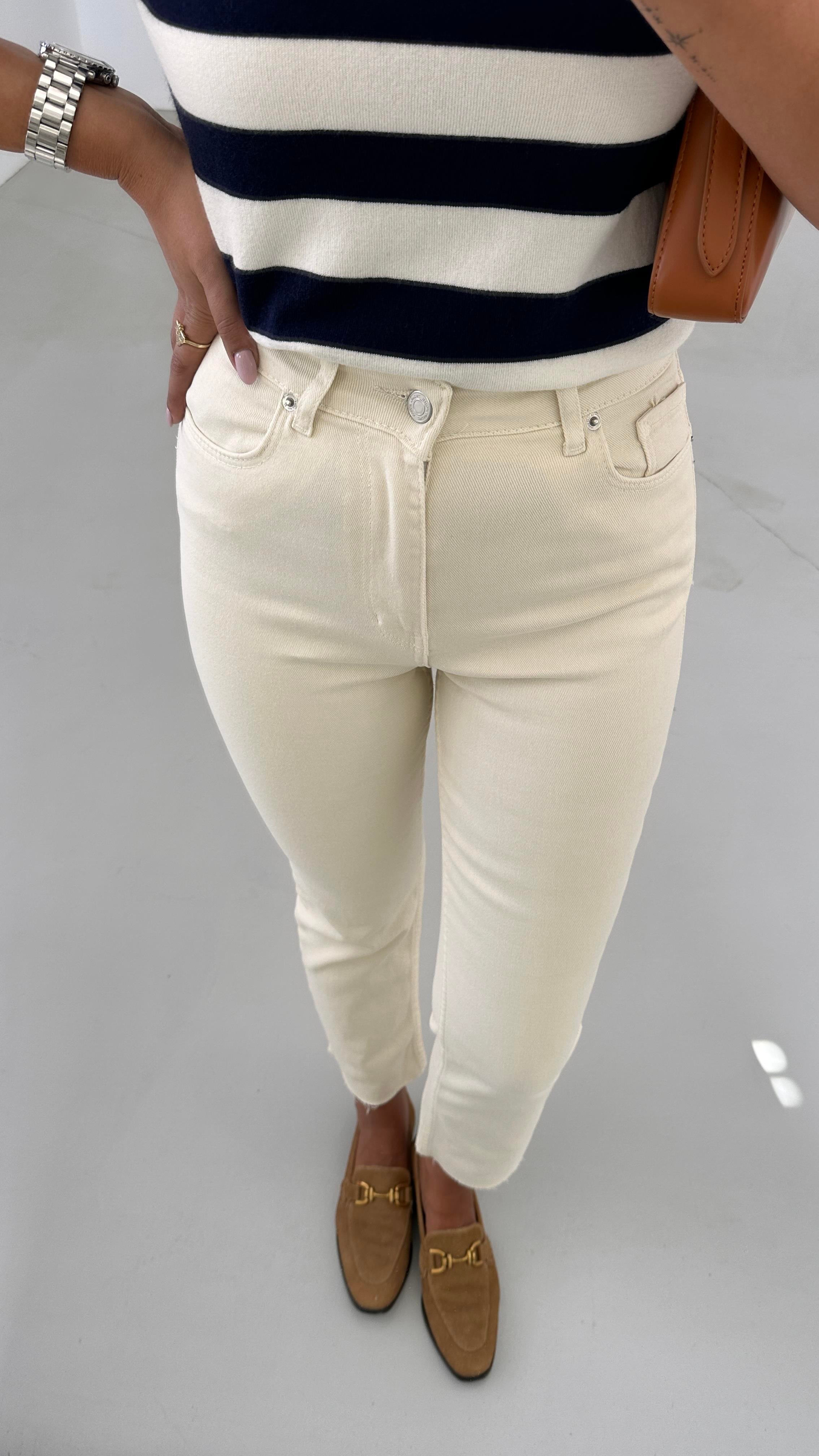 Premium Seri Kesik Paça Likralı Krem Boyfit Jean