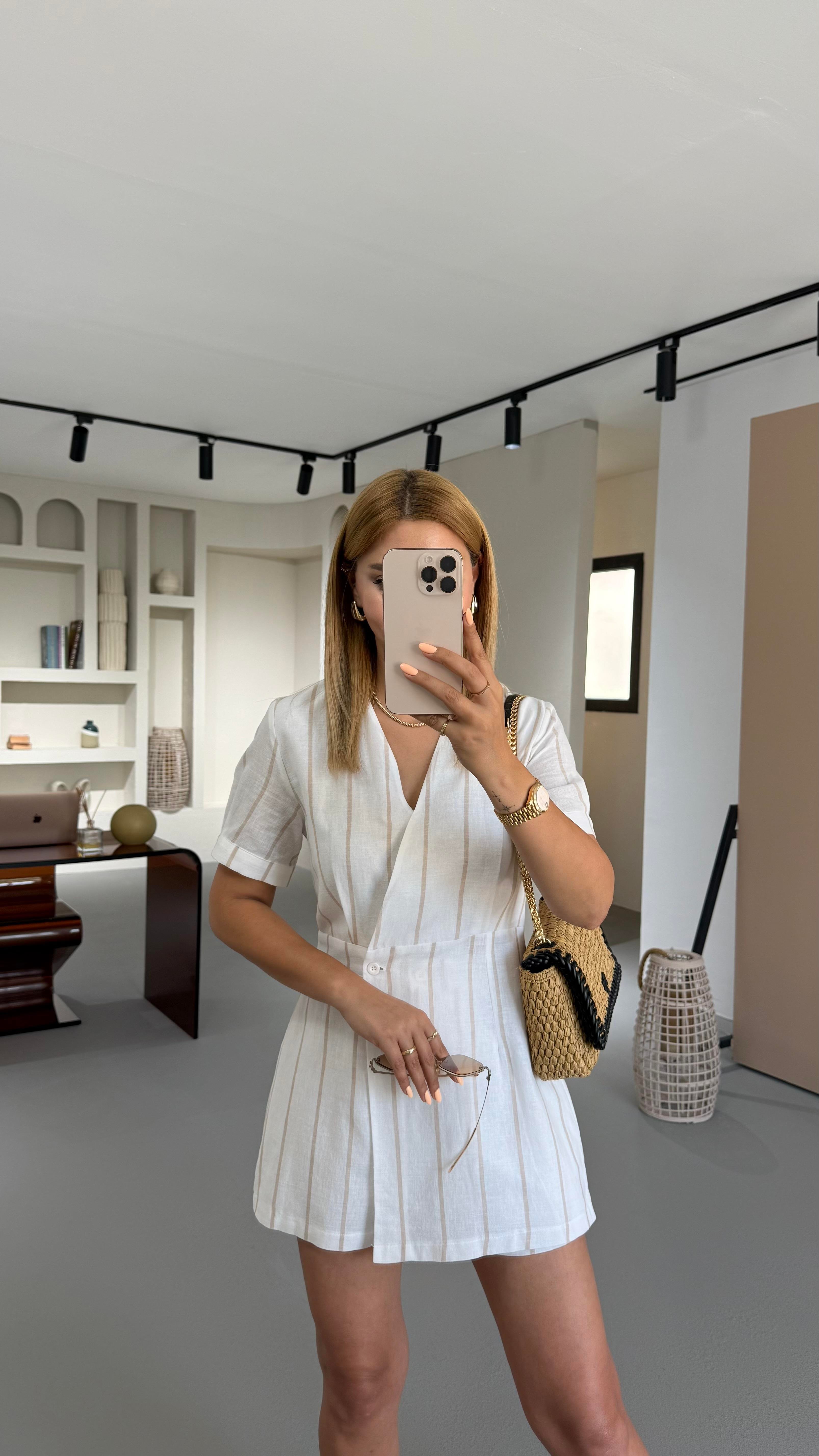 Premium Seri Kruvaze Yaka Natural Çizgili Ekru Keten Şort Tulum