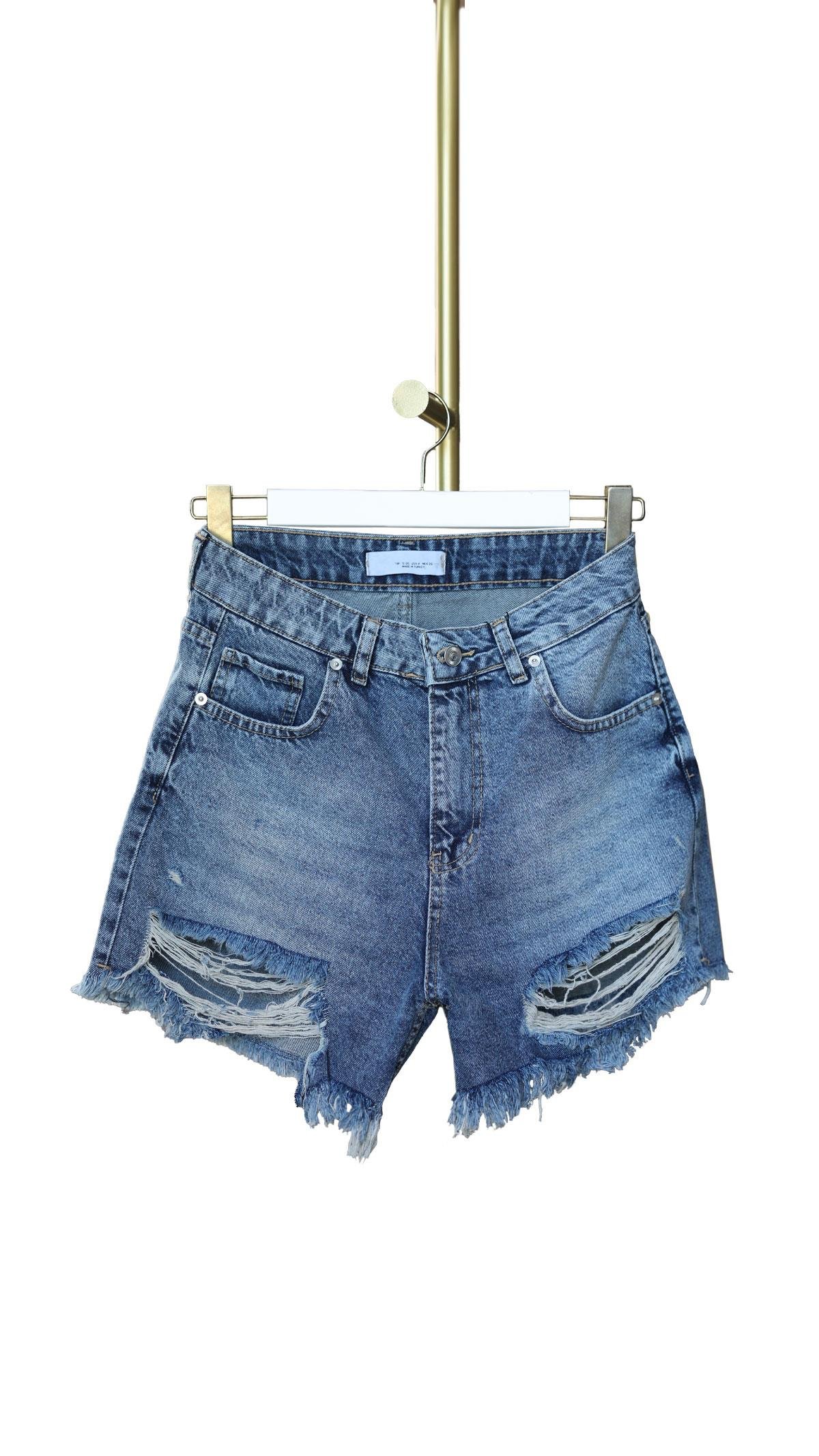 Premium Seri Yırtık Detay Mavi Denim Şort