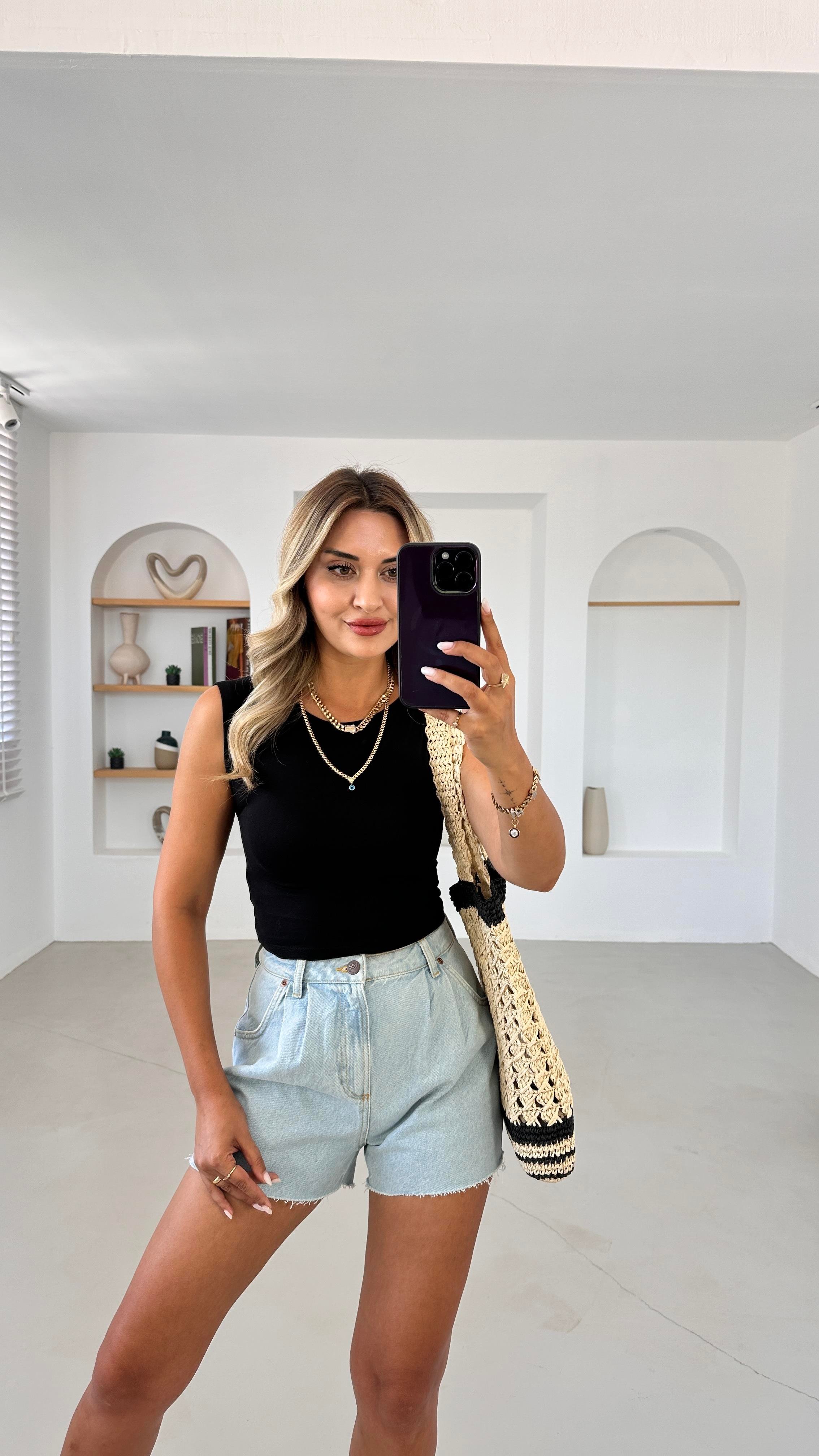 Sıfır Kol Siyah Slim Fit Crop