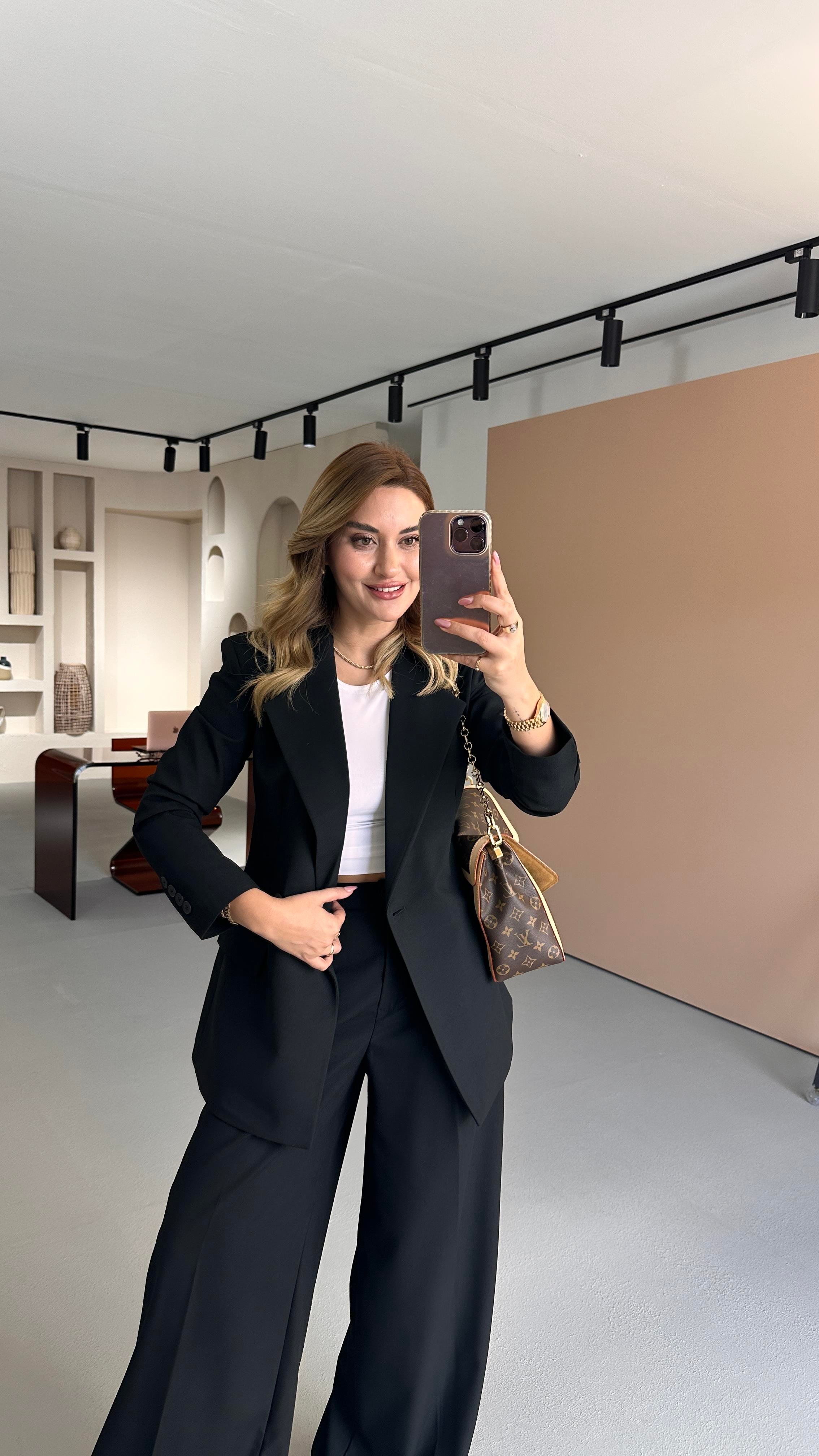 Tek Düğme Blazer Piliseli Palazzo Pantolon Siyah Takım