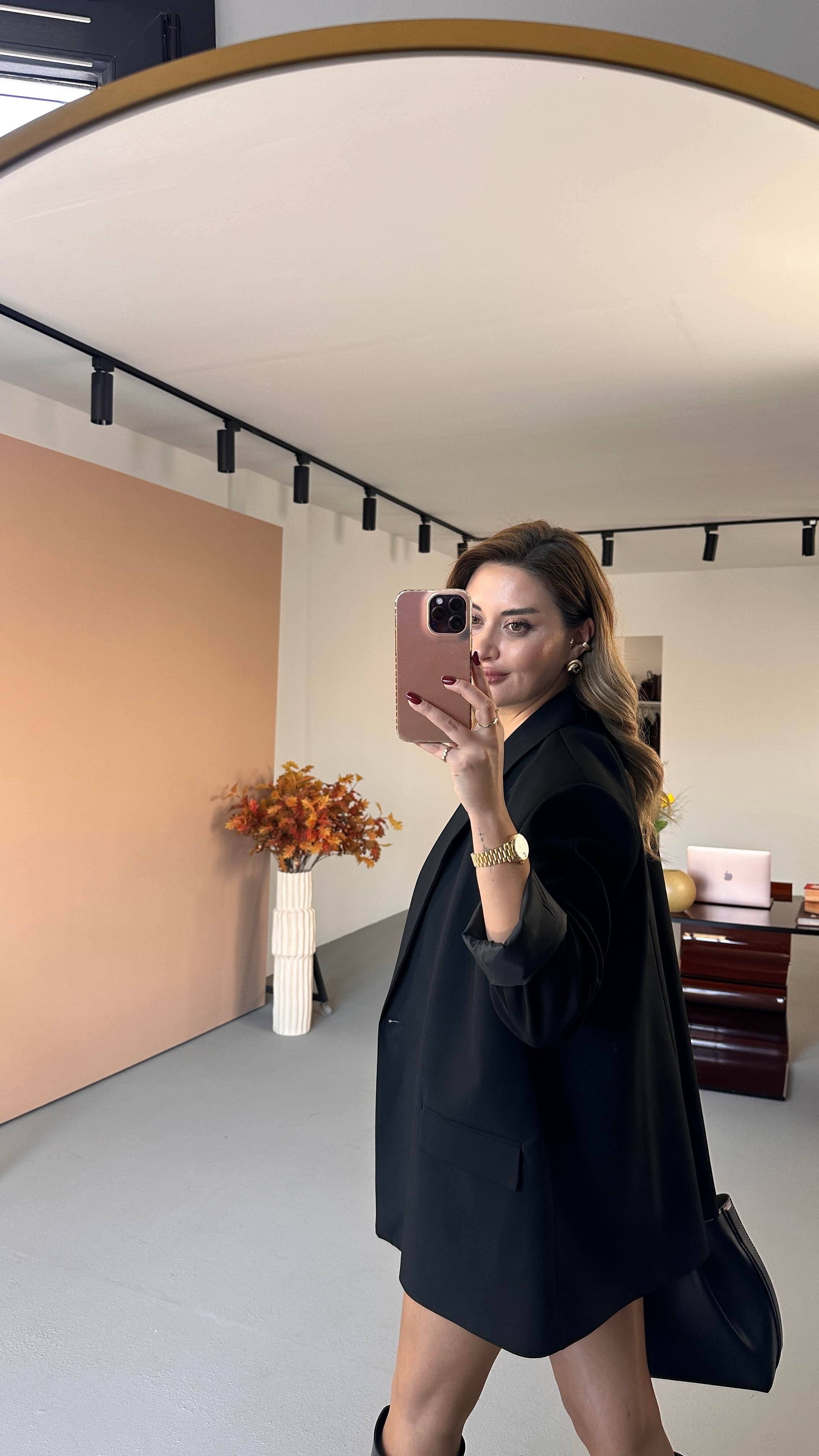 Tek Düğme Detay Astarlı Oversize Siyah Ceket