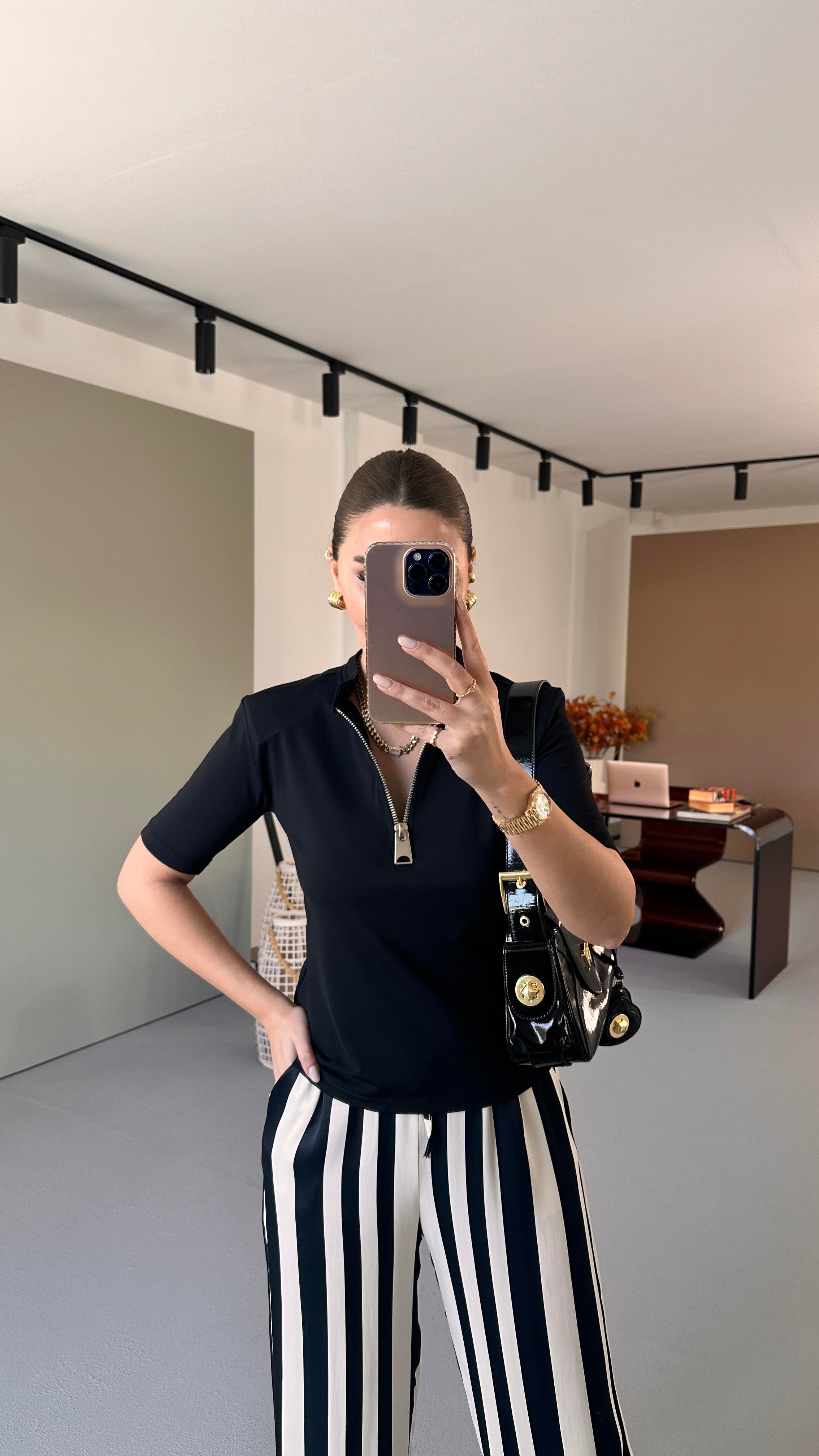 Yaka Fermuarlı Siyah Modal Bluz