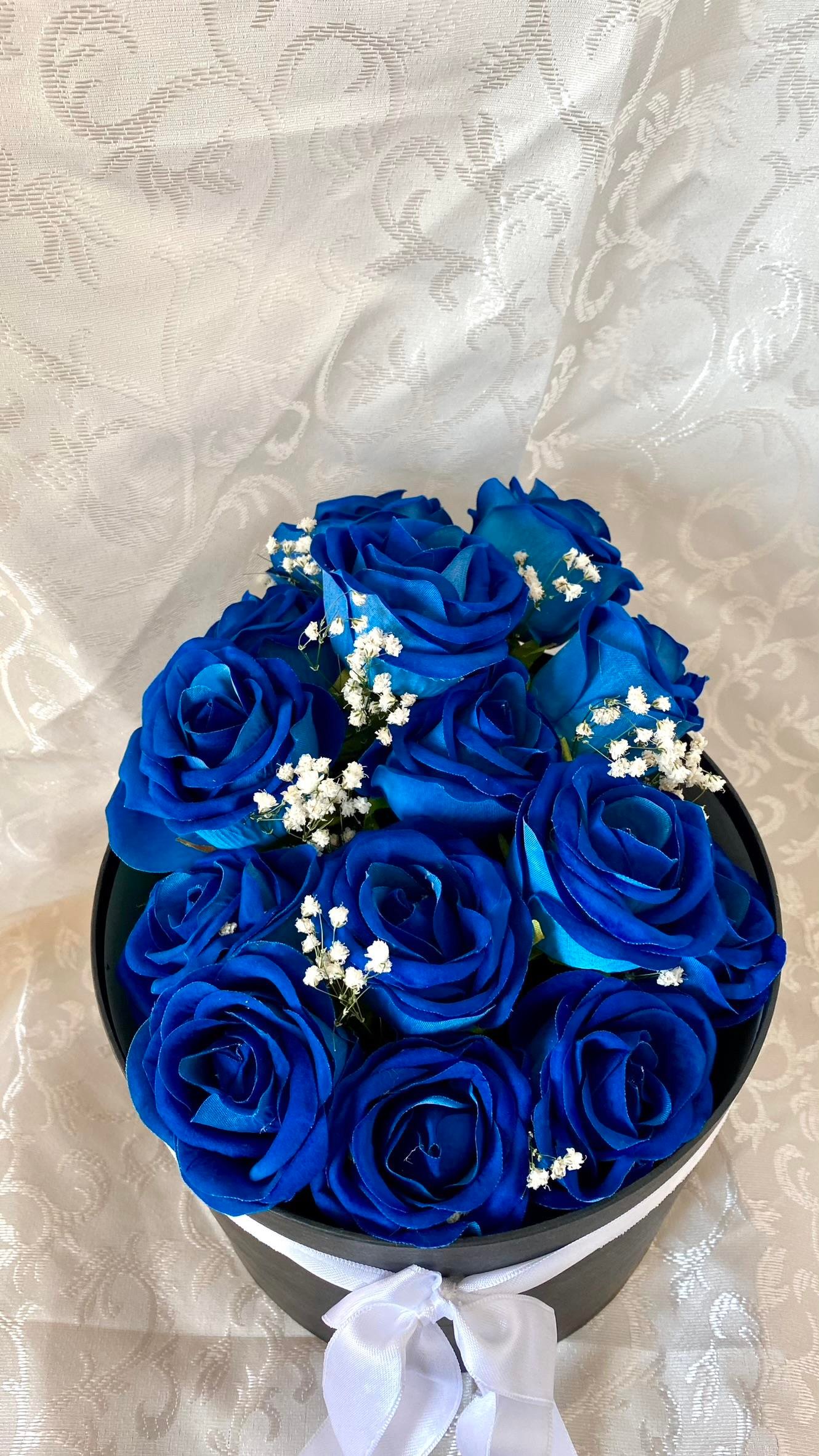 Sevgililer Günü Özel Hediye Çiçek Aranjmanı Kutulu Mavi Gül Buketi(14 Şubat)