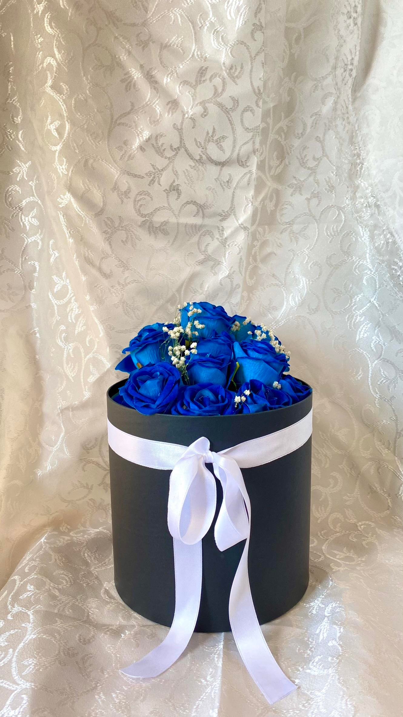 Sevgililer Günü Özel Hediye Çiçek Aranjmanı Kutulu Mavi Gül Buketi(14 Şubat)