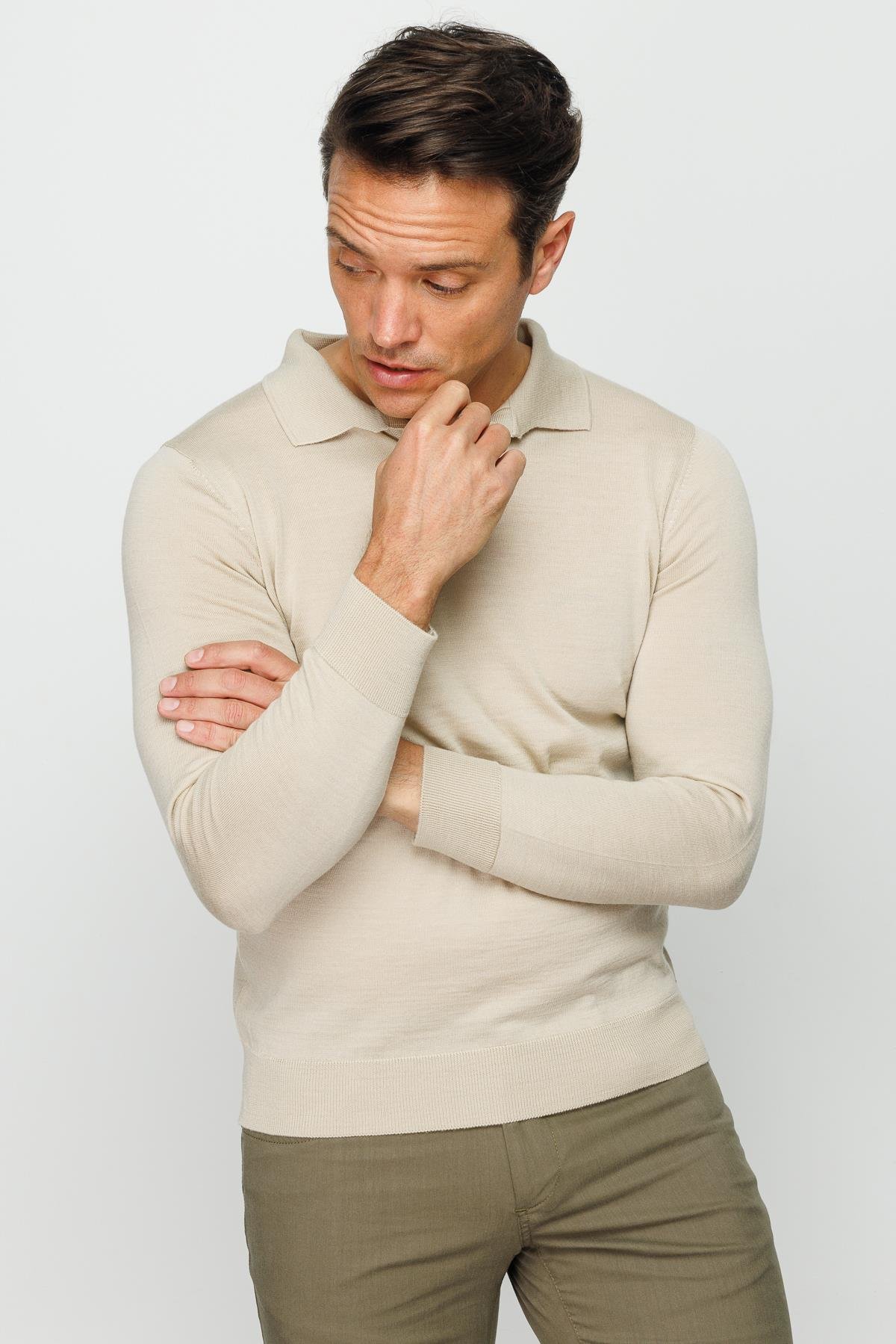 21601Мужской базовый трикотажный свитер с воротником поло Бежевый