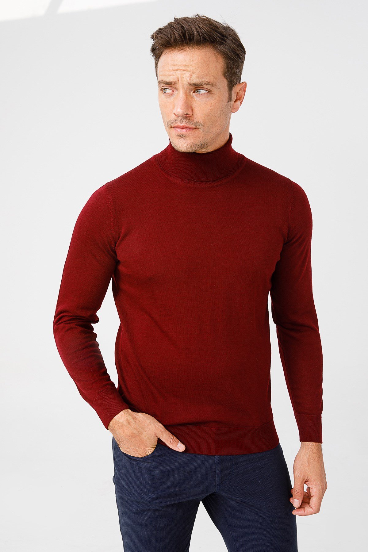 Мужской Базовый свитер с круглым вырезом, цвет сливы