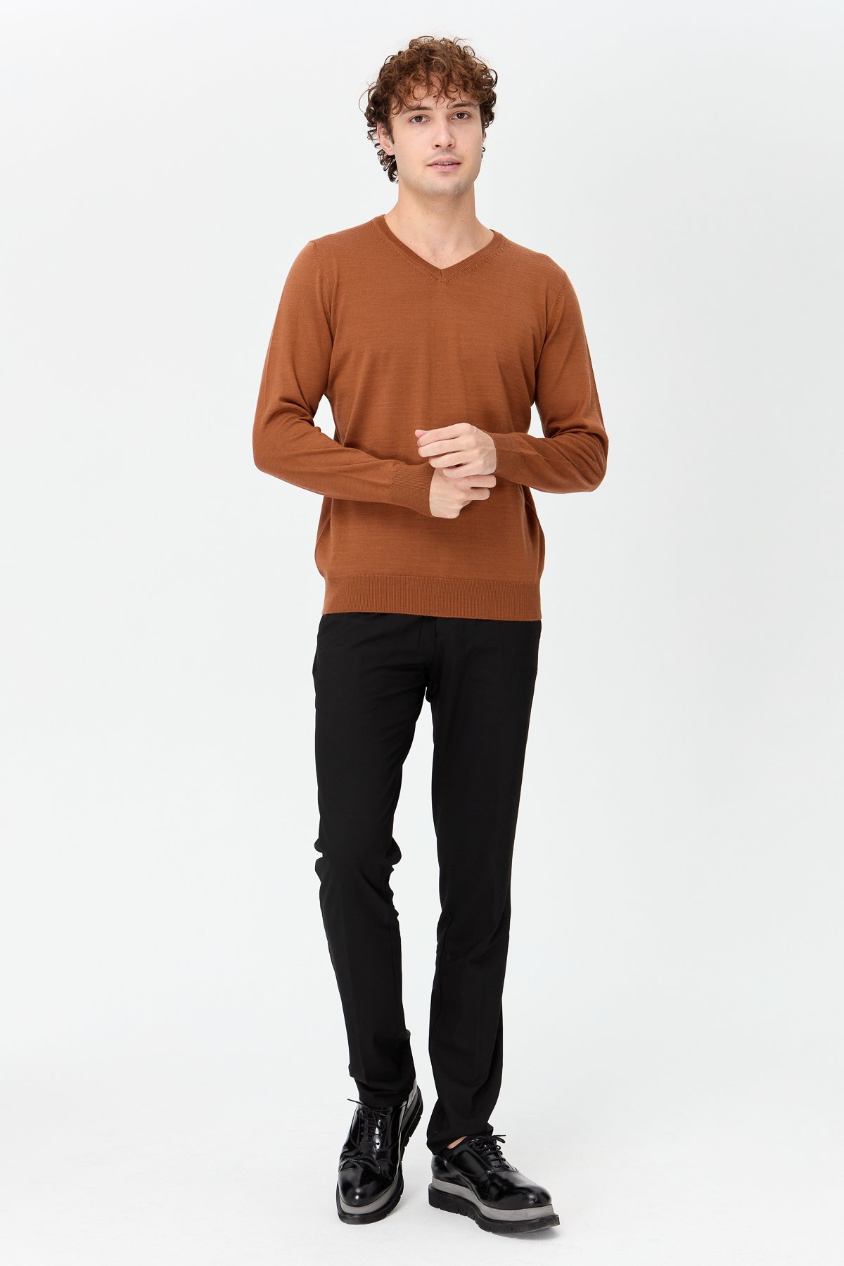 21602Erkek Basic V Yaka İnce Triko Kazak K.taba