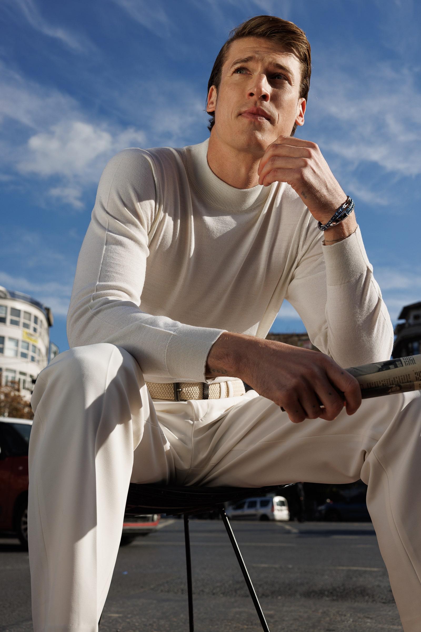 21604Мужской Базовый свитер с имитацией Водолазки цвета Кости