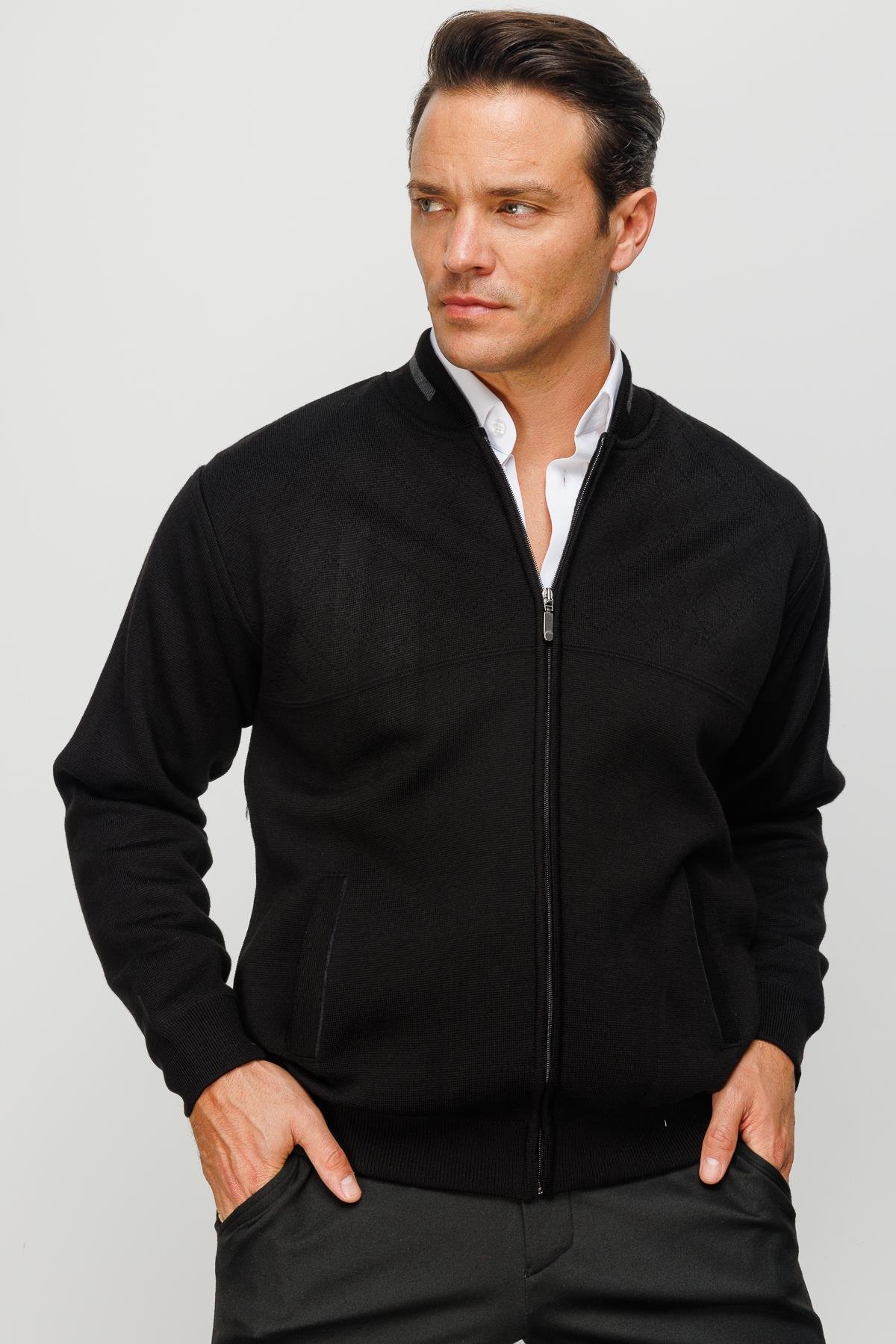 23557Мужская шерстяная трикотажная куртка с воротником стойкой черная