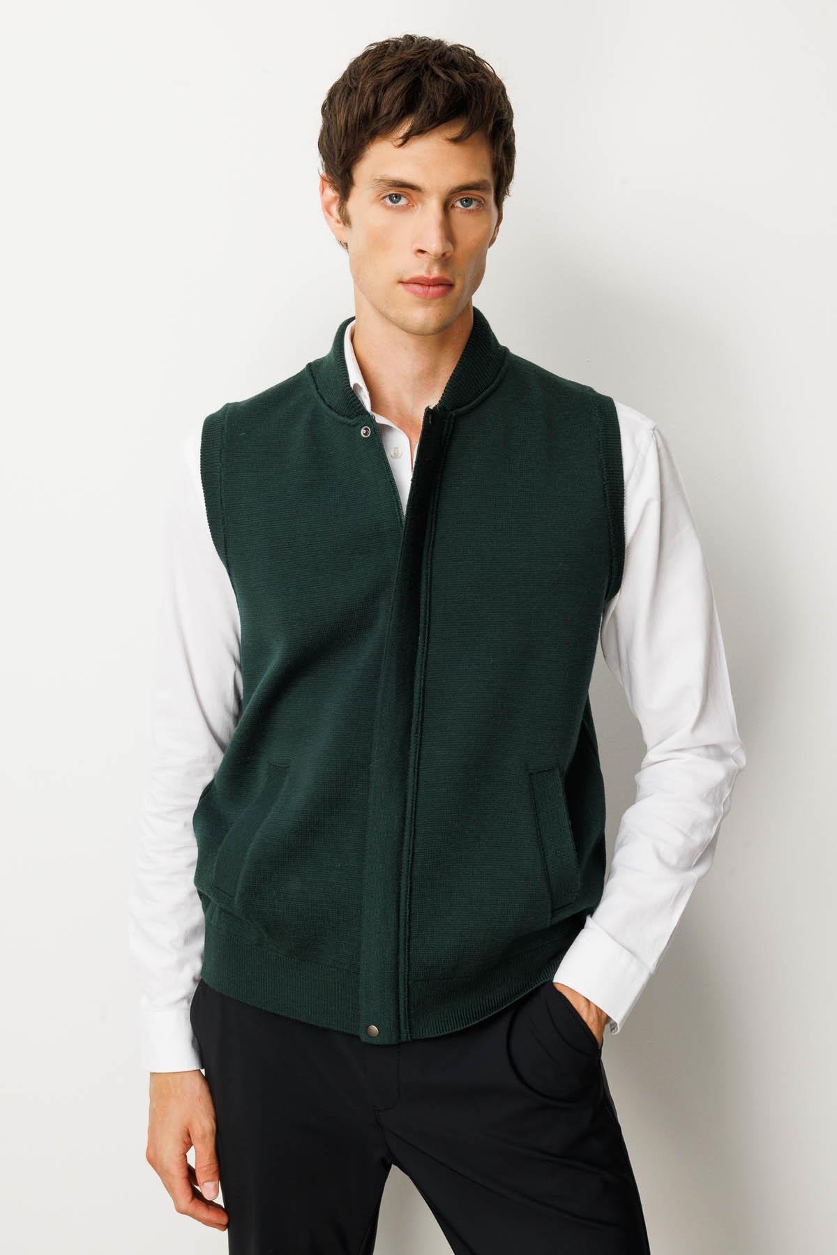 22529Erkek Hakim Yaka Çelik Örgü Yün Yelek Yeşil
