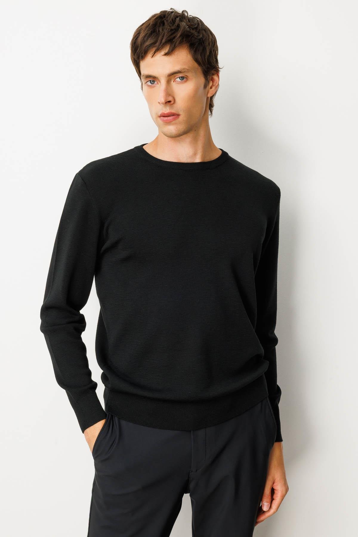 25600Erkek Polo Yaka Çelik Örgü Yün Kazak Siyah