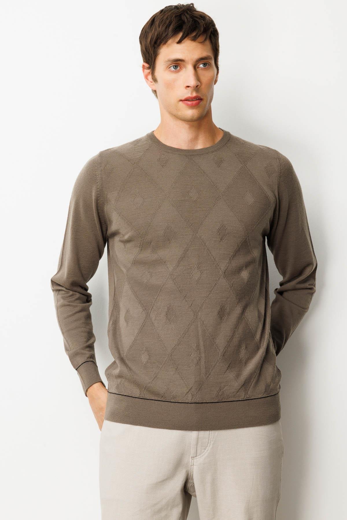 25603Erkek Sıfır Yaka Çizgili Baklavalı Yün Kazak Vizon