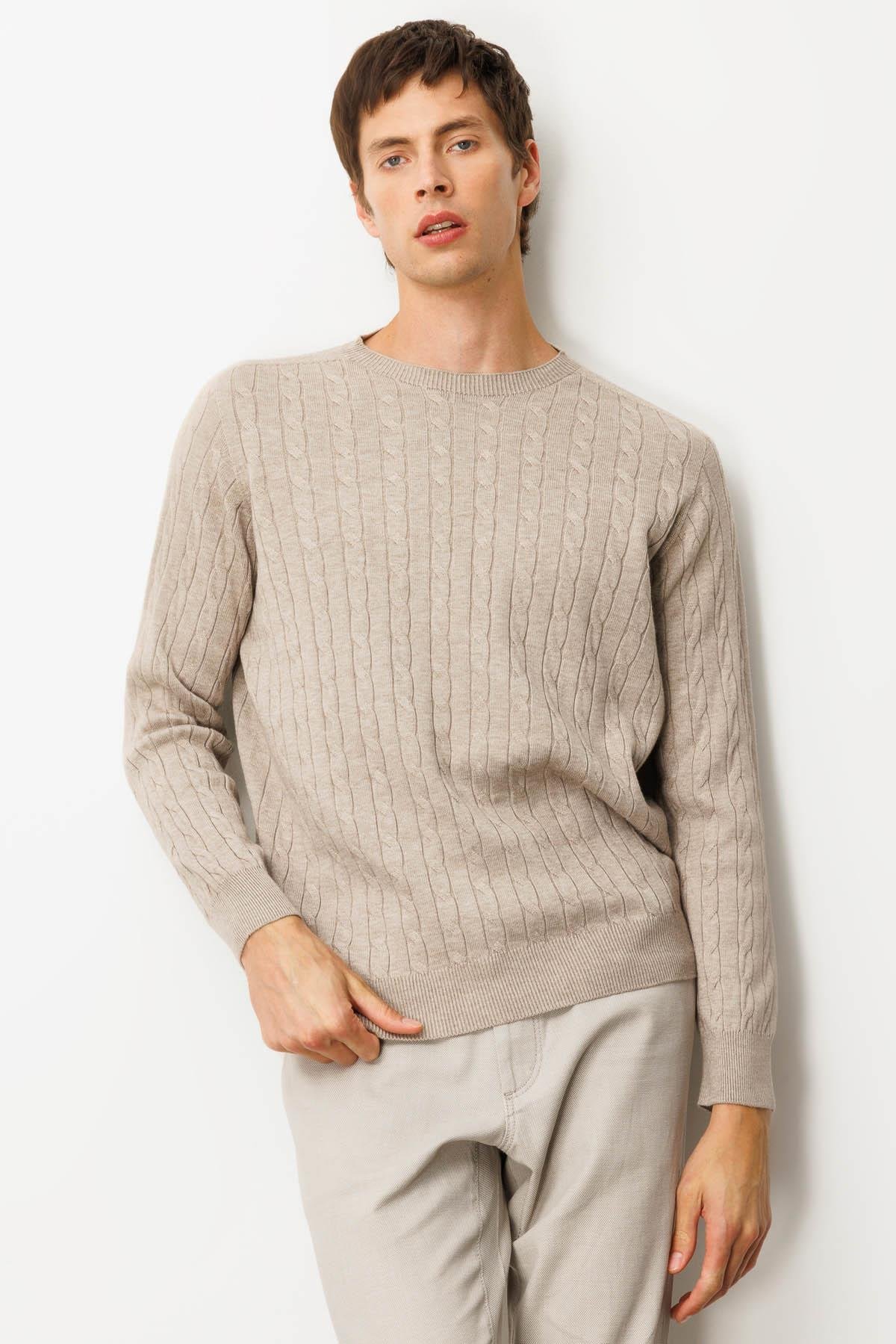 25500Erkek Sıfır Yaka Saç Örgülü Kazak Vizon