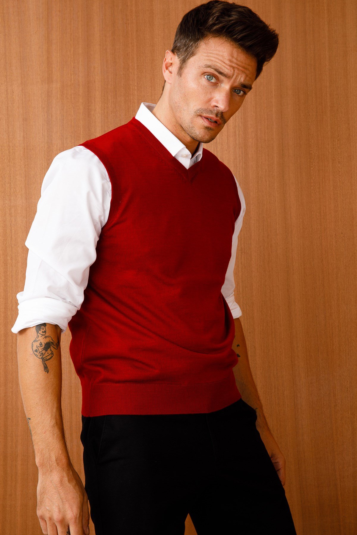 Мужской трикотаж Свитер темно-красный