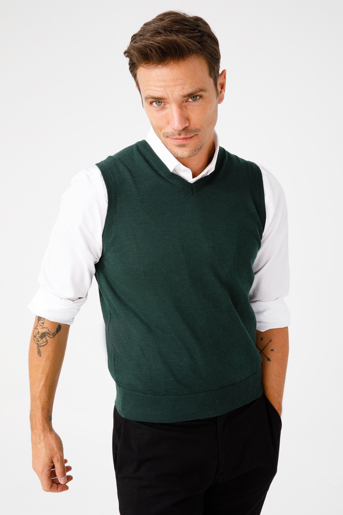 Мужской трикотаж Свитер темно-зеленый