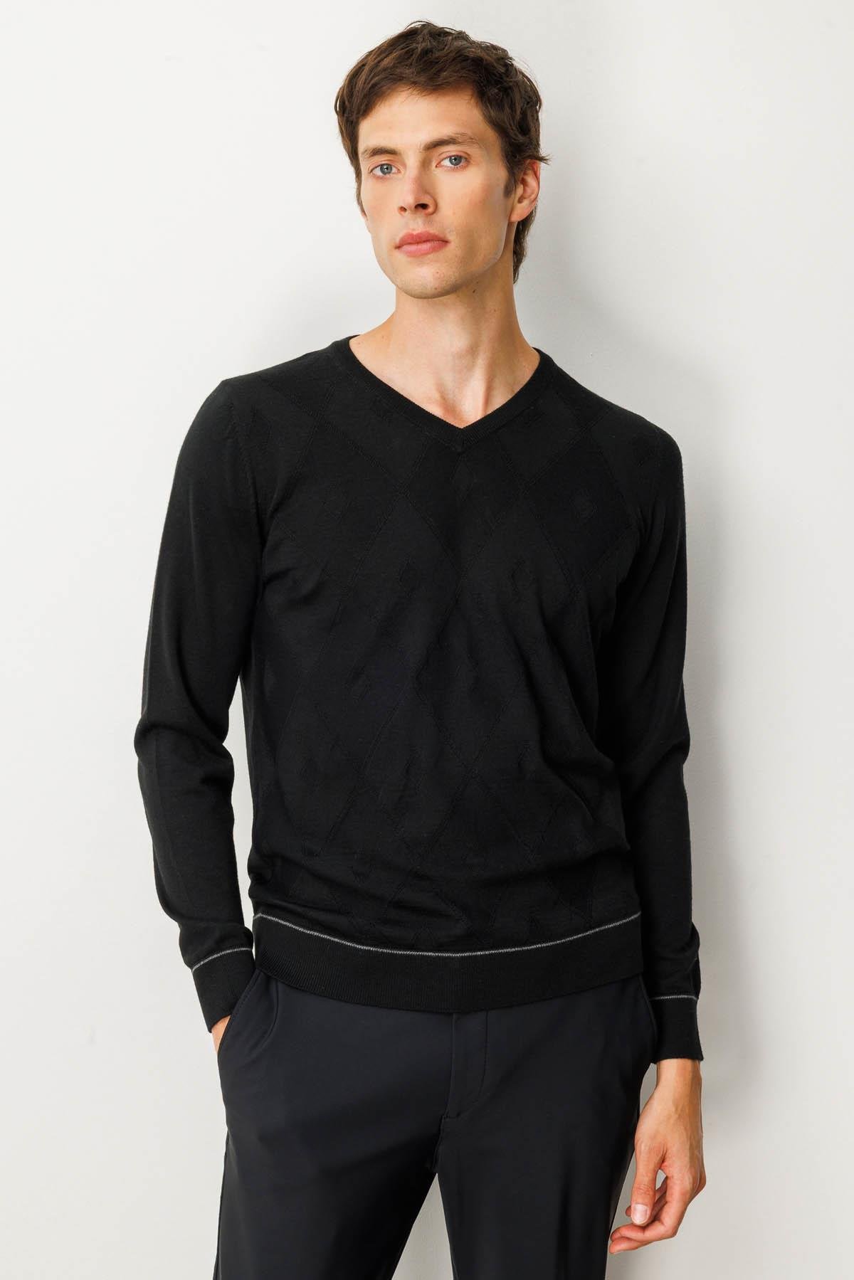 25604Erkek V Yaka Çizgili Baklavalı Yün Kazak Siyah