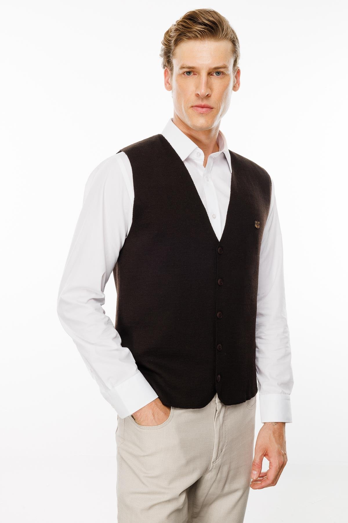23511Erkek V Yaka Düz Yün Yelek K.Kahve