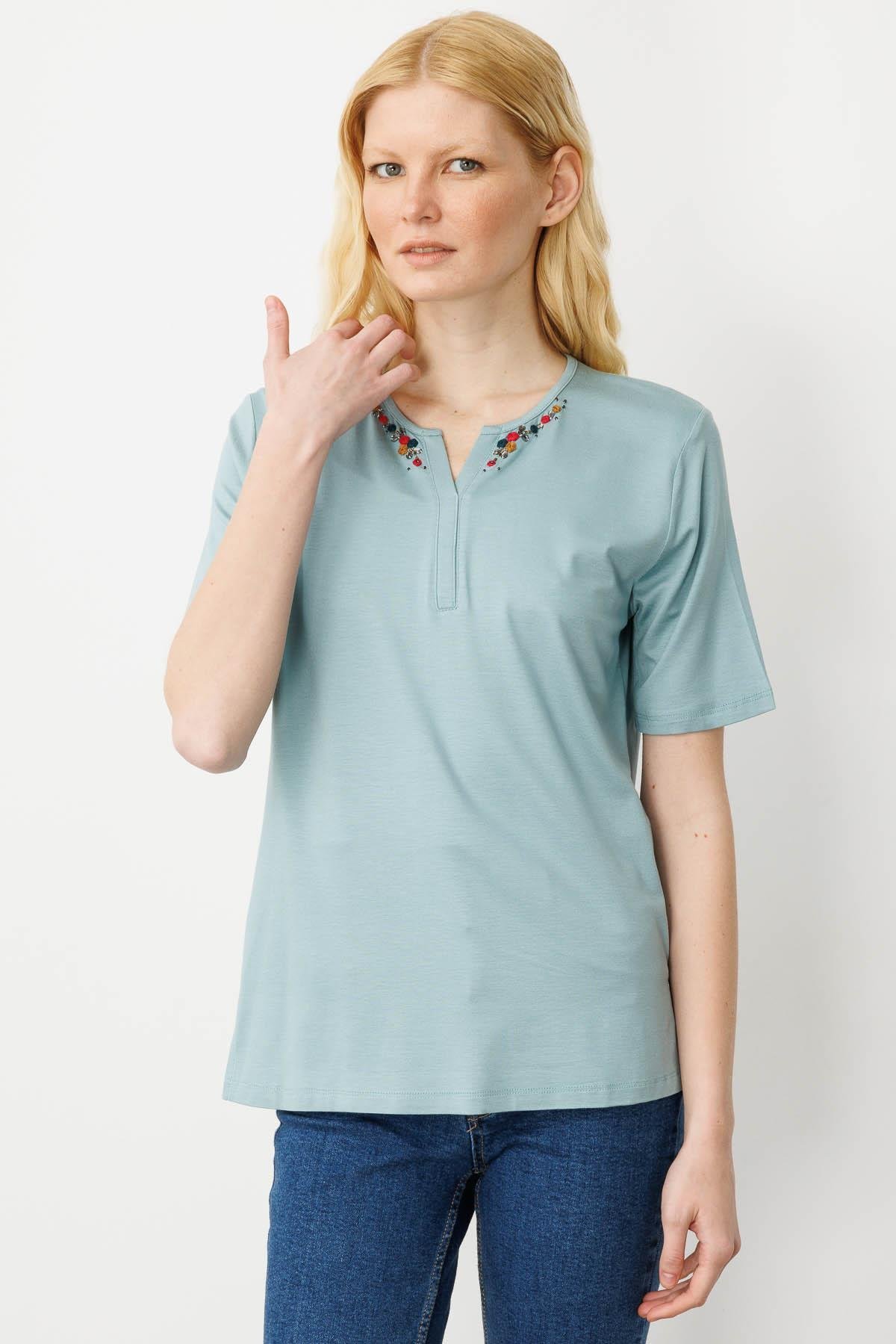 25703Kadın Açma Yaka Nakış İşlemeli T-shirt Mint