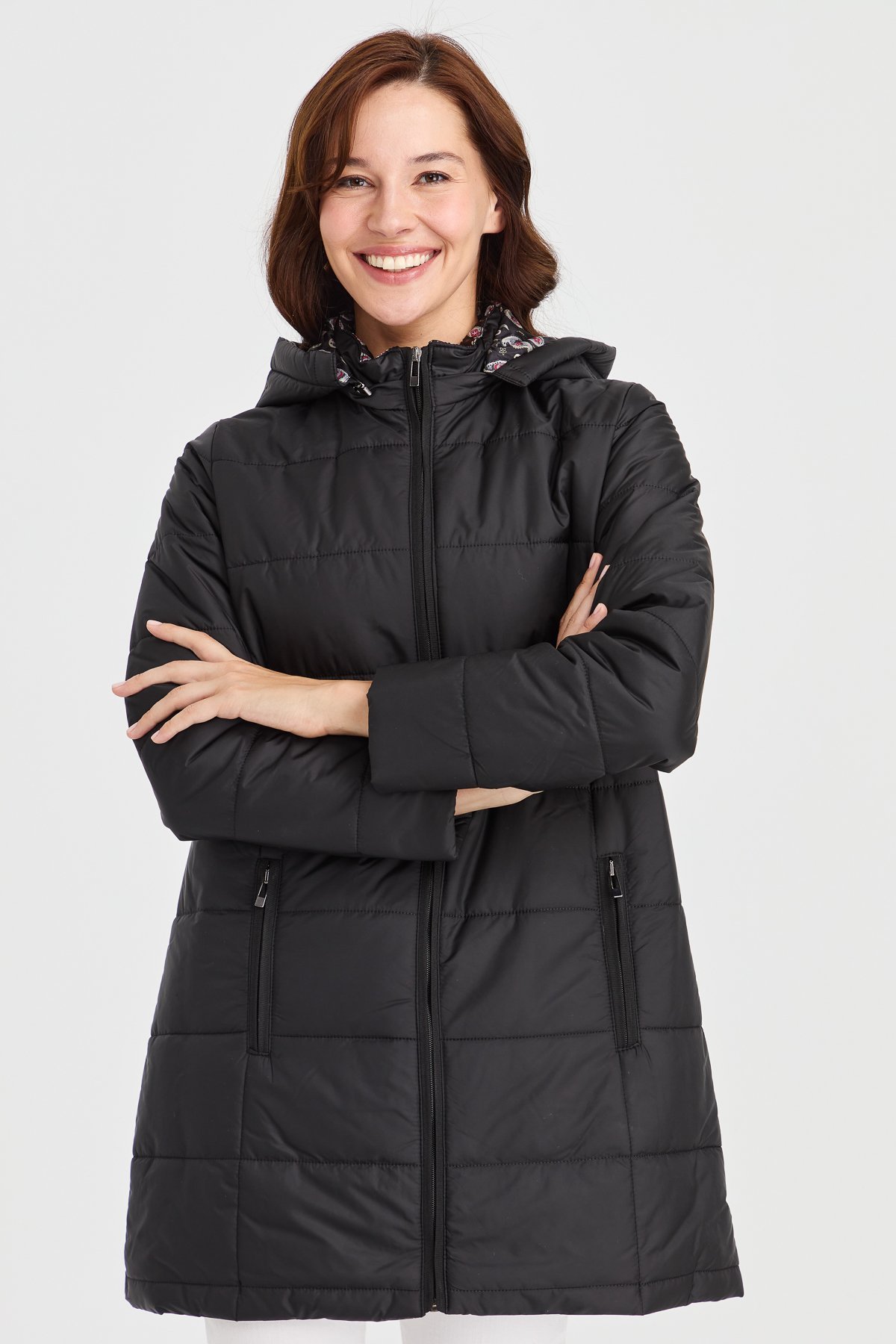 23402Kadın Astarı Desenli Araboy Kapitone Kaban Siyah