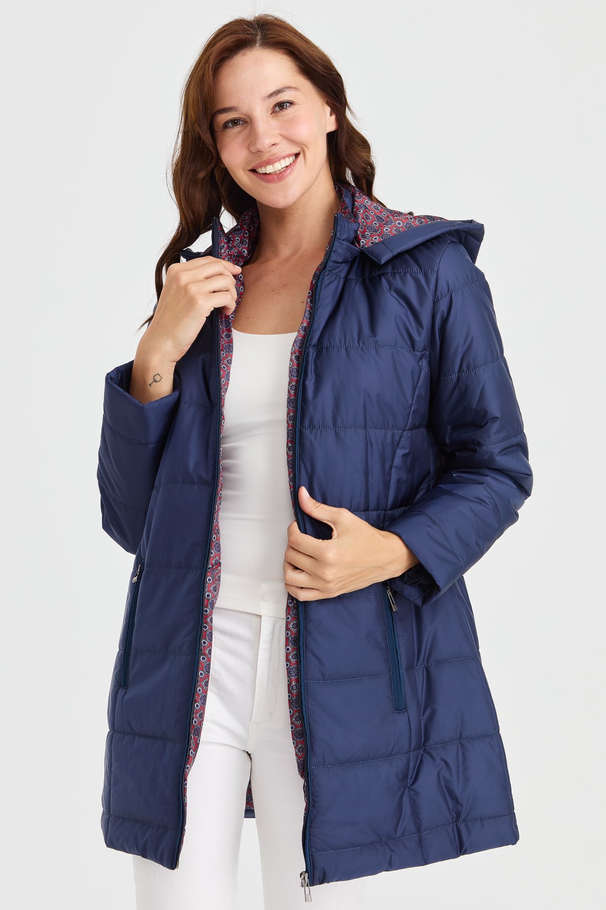 23402Kadın Astarı Desenli Araboy Kapitone Kaban Lacivert