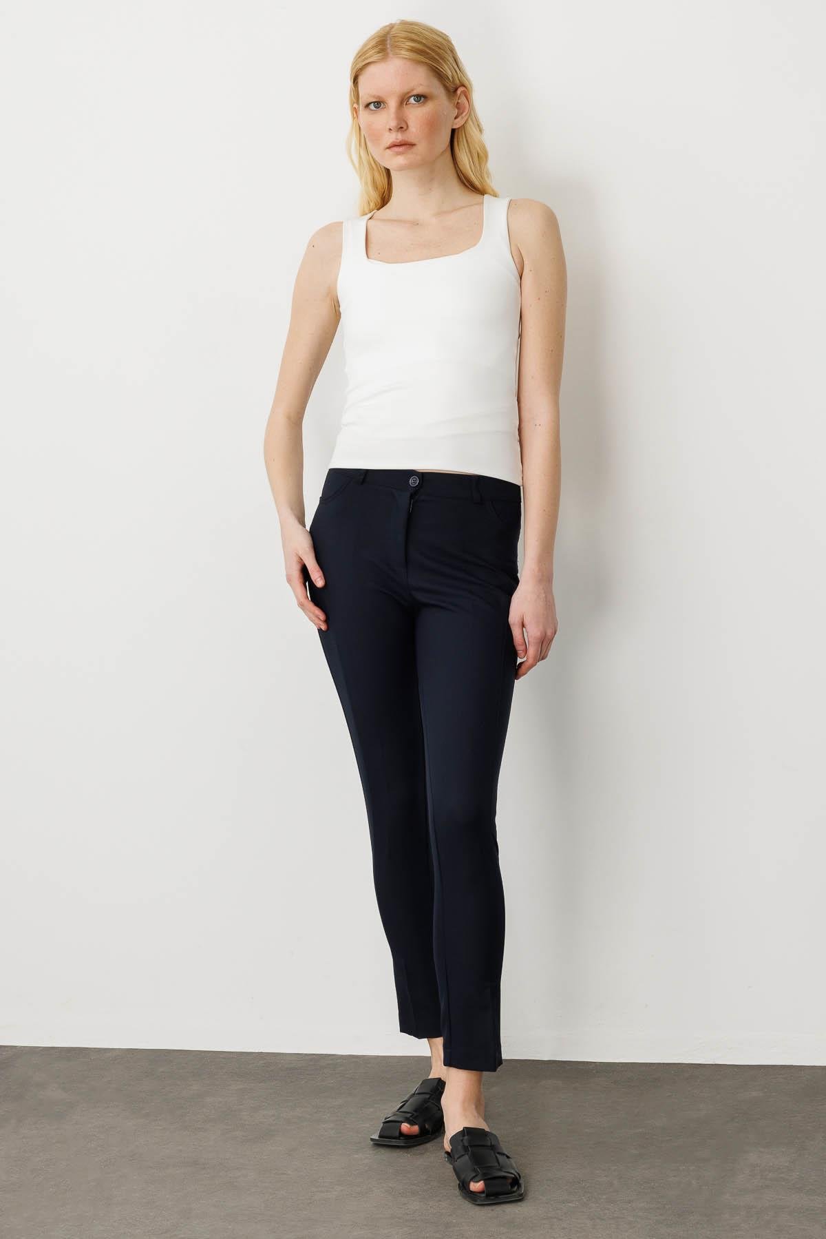 22901Kadın Cepleri Zımbalı Klasik Pantolon Lacivert