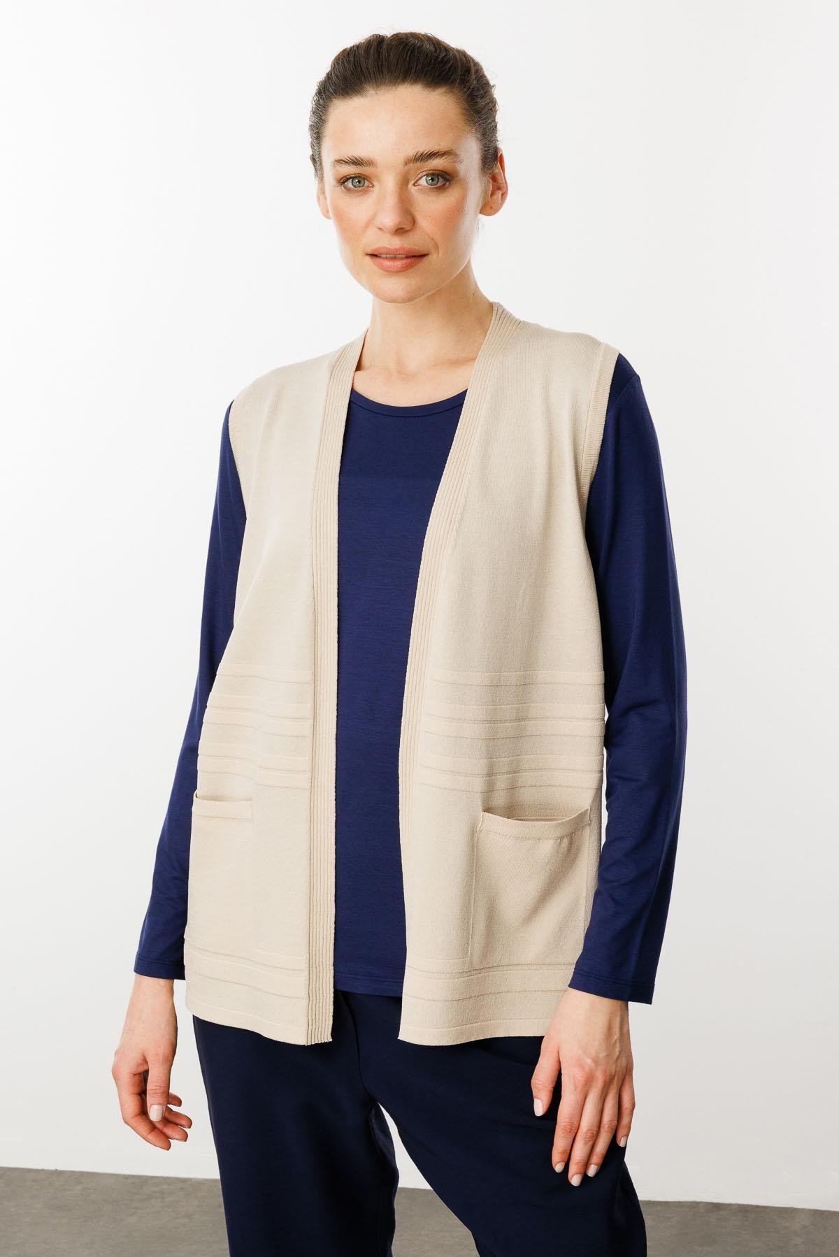 25350Kadın Cepli Yazlık Triko Yelek Bej