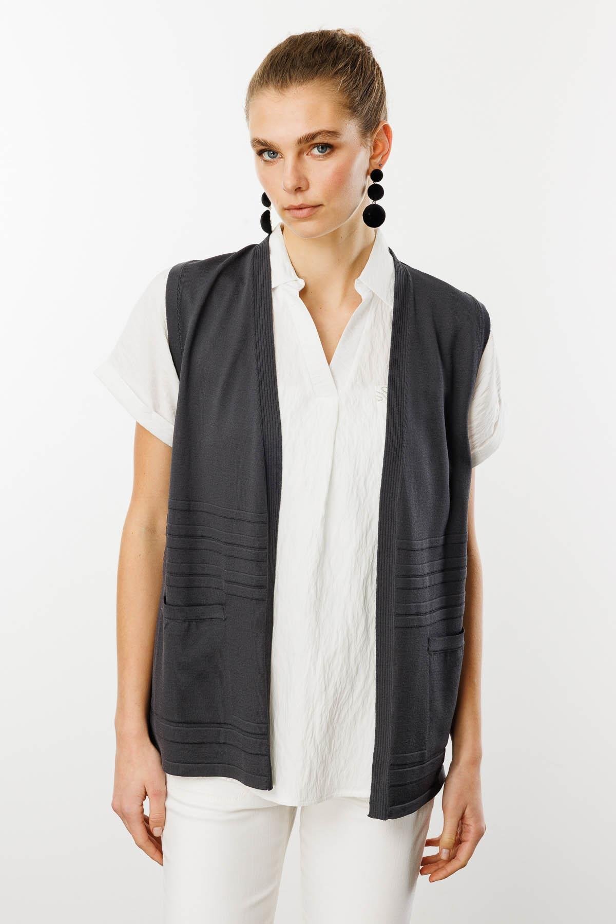 25350Kadın Cepli Yazlık Triko Yelek Gri