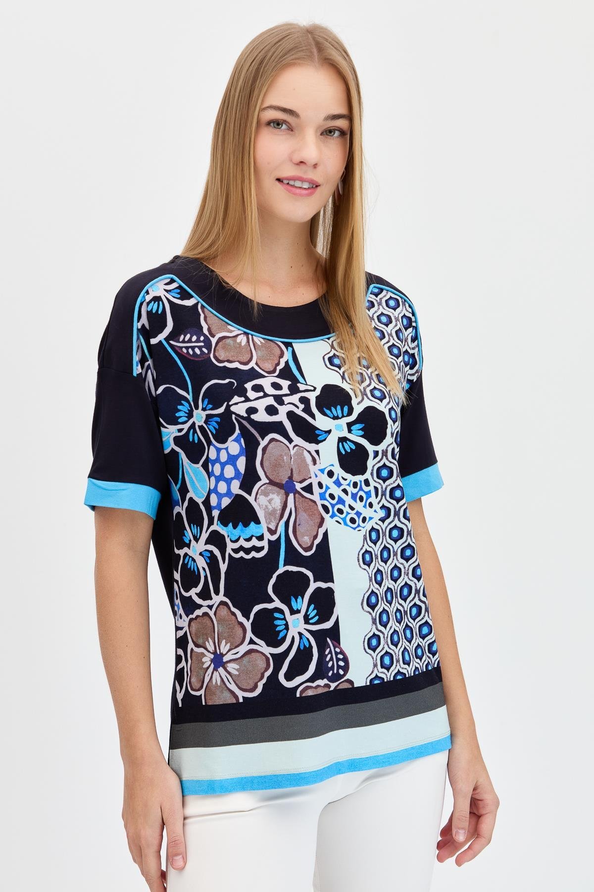 23724Kadın Çiçek Desenli Penye T-shirt Lacivert