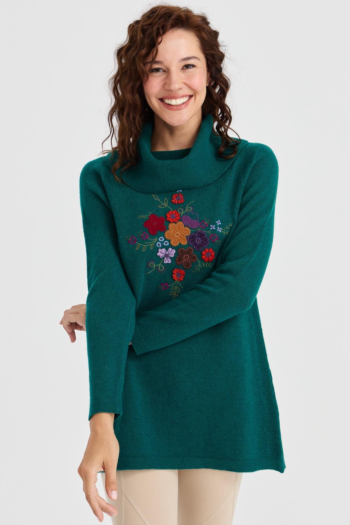 23157Kadın Degaje Yaka Önü İşlemeli Uzun Yün Kazak K.Ö.başı