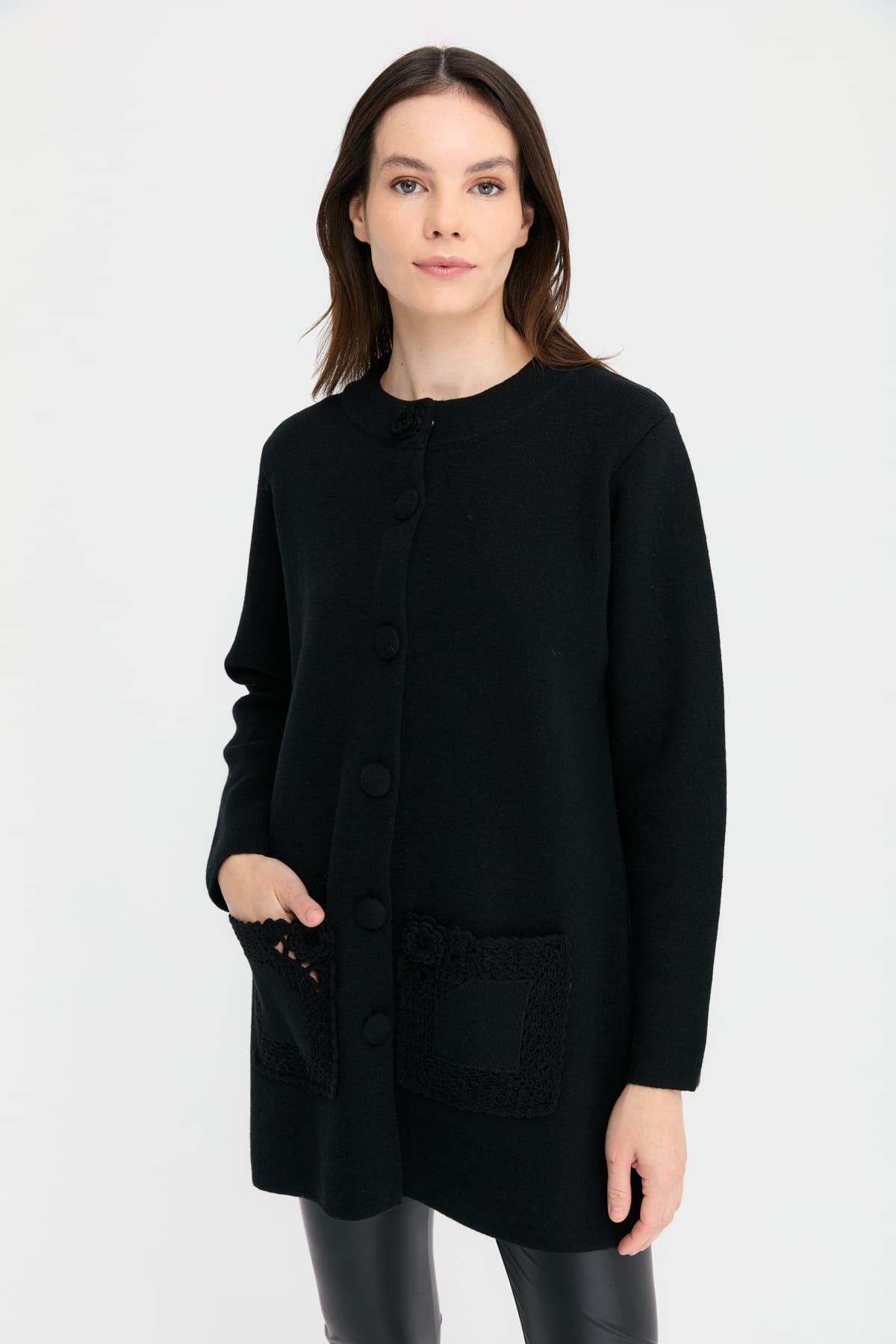 24017Kadın Dik Yaka Araboy Yün Kaban Siyah