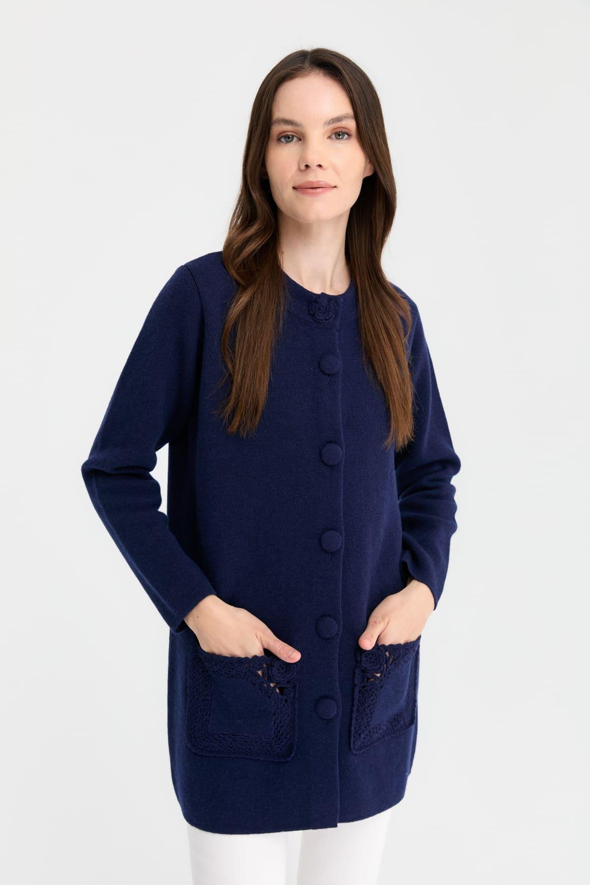 24017Kadın Dik Yaka Araboy Yün Kaban Y.A Lacivert