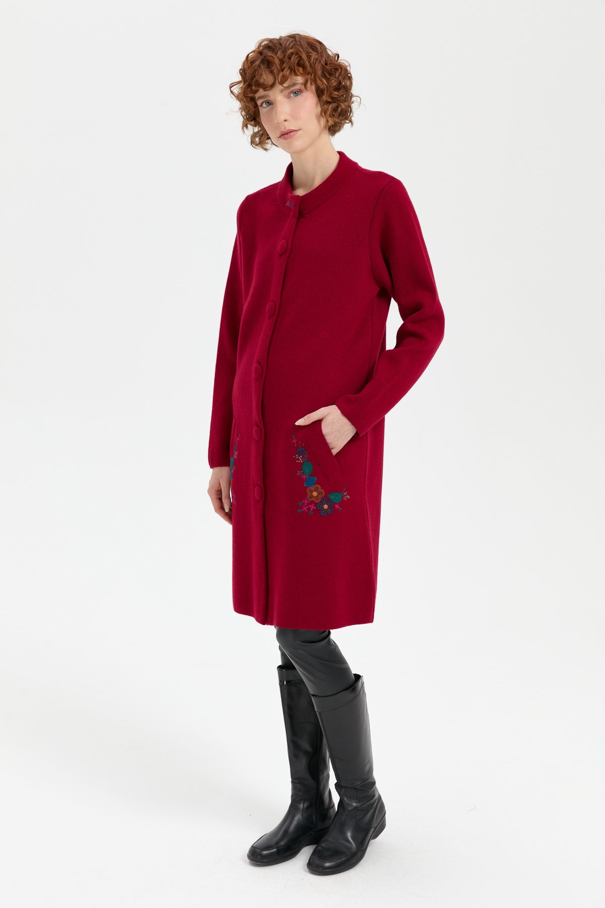 24012Kadın Dik Yaka Cebi İşlemeli Uzun Yün Kaban V.Çürüğü