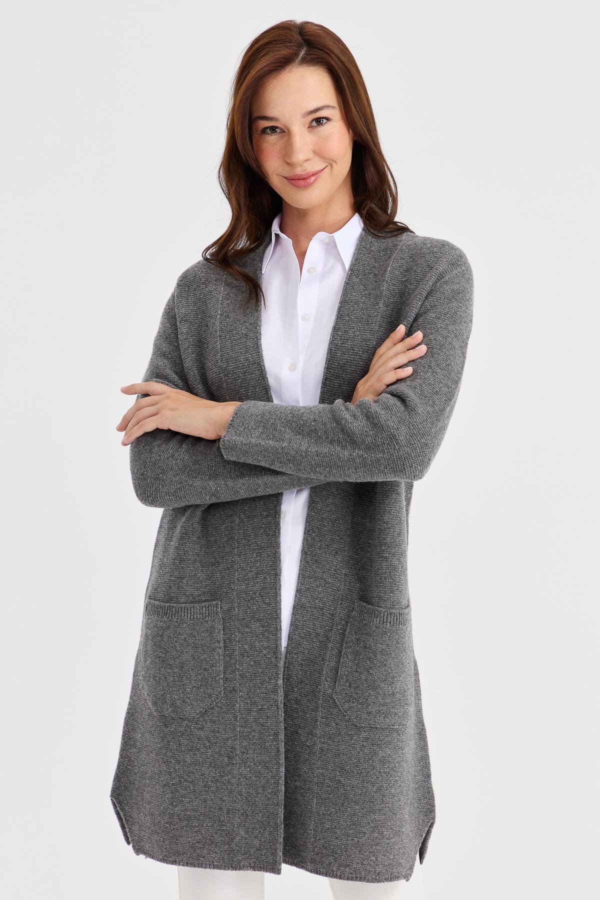 23151Kadın Dik Yaka Kendinden Bantlı Uzun Yün Kaban Füme