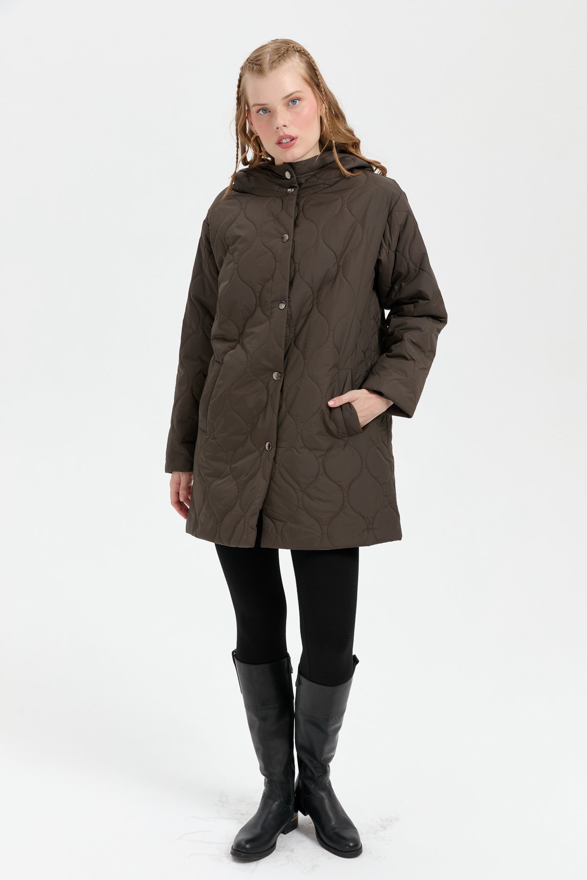 24411Kadın Kapüşonlu Soğan Desenli Araboy Kapitone Kaban Haki