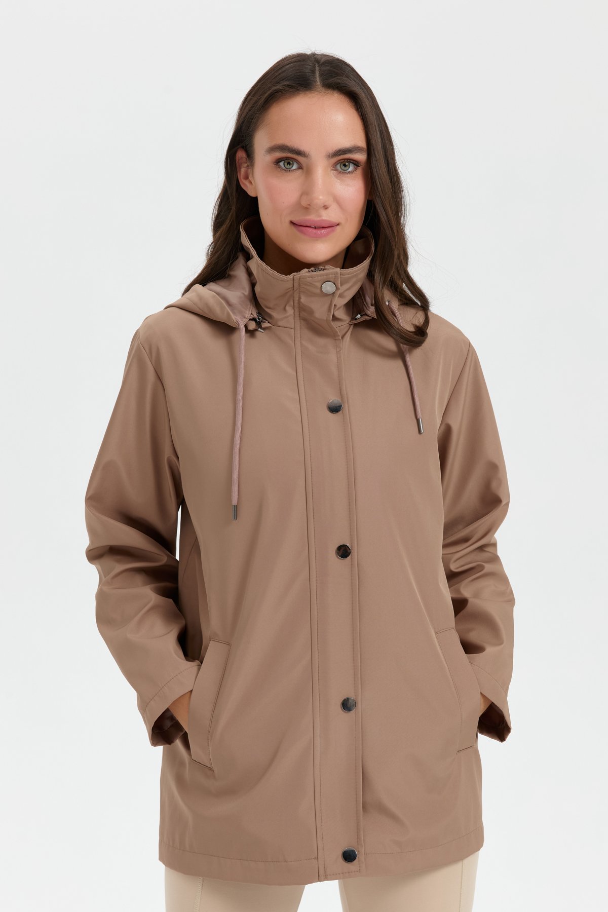 24417Kadın Kapüşonlu Yan Cepli Kısa Trençkot Vizon