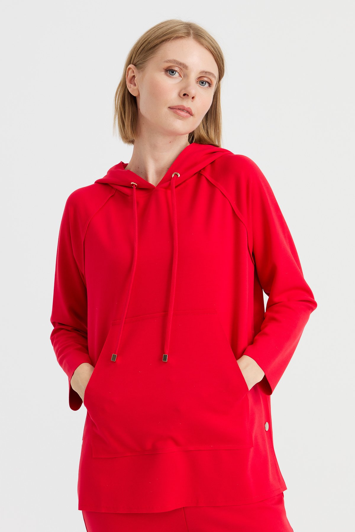 KMK23004Kadın Kapüşonlu Yanı Çıtçıtlı Cepli Sweat Kırmızı