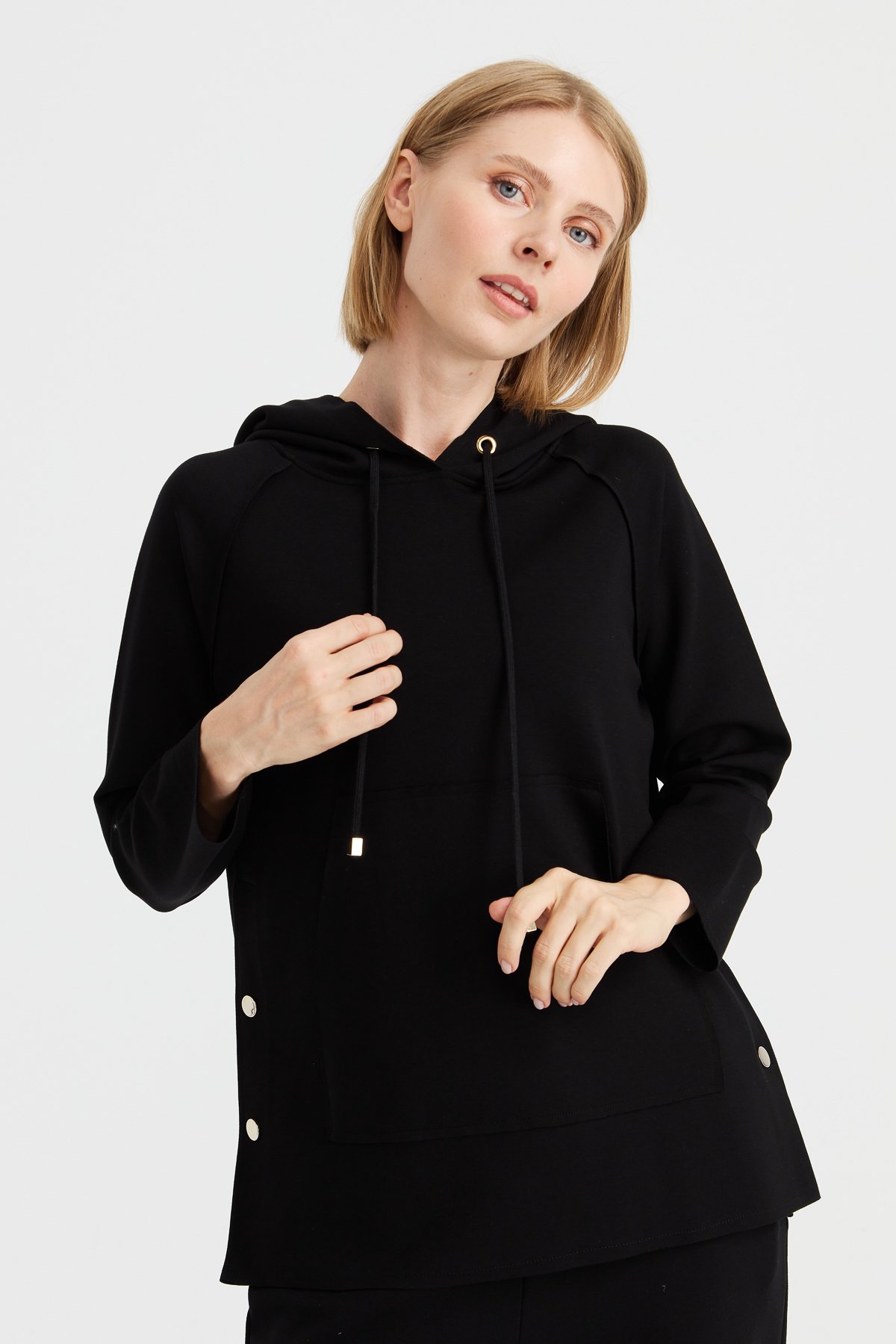 KMK23004Kadın Kapüşonlu Yanı Çıtçıtlı Cepli Sweat Siyah