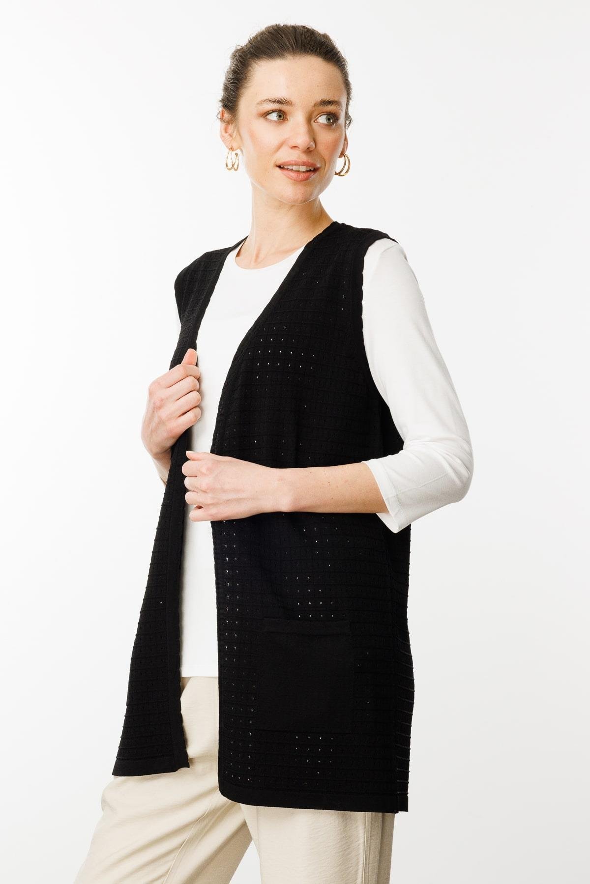 25354Kadın Kare Örgülü Uzun Triko Yelek Siyah