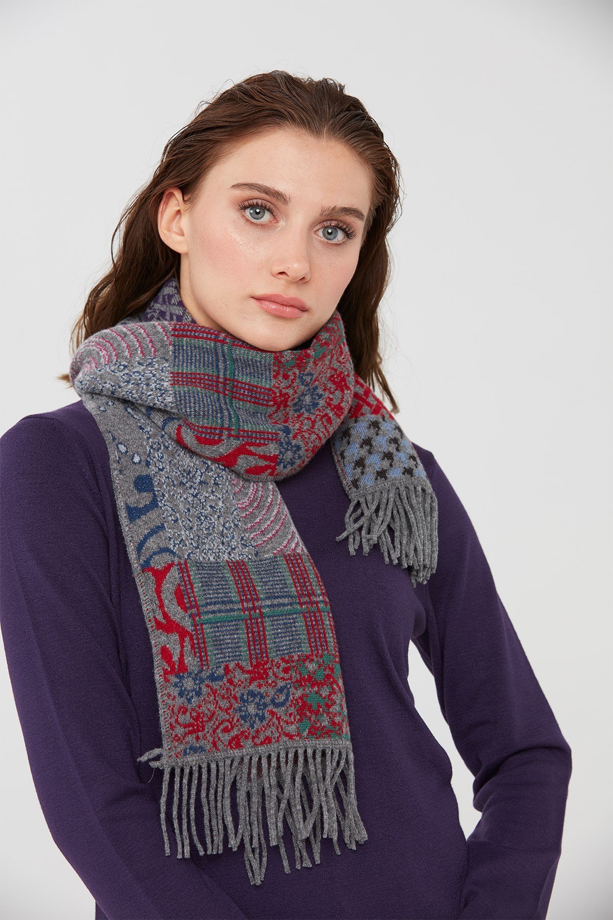 Женский шерстяной шарф серый