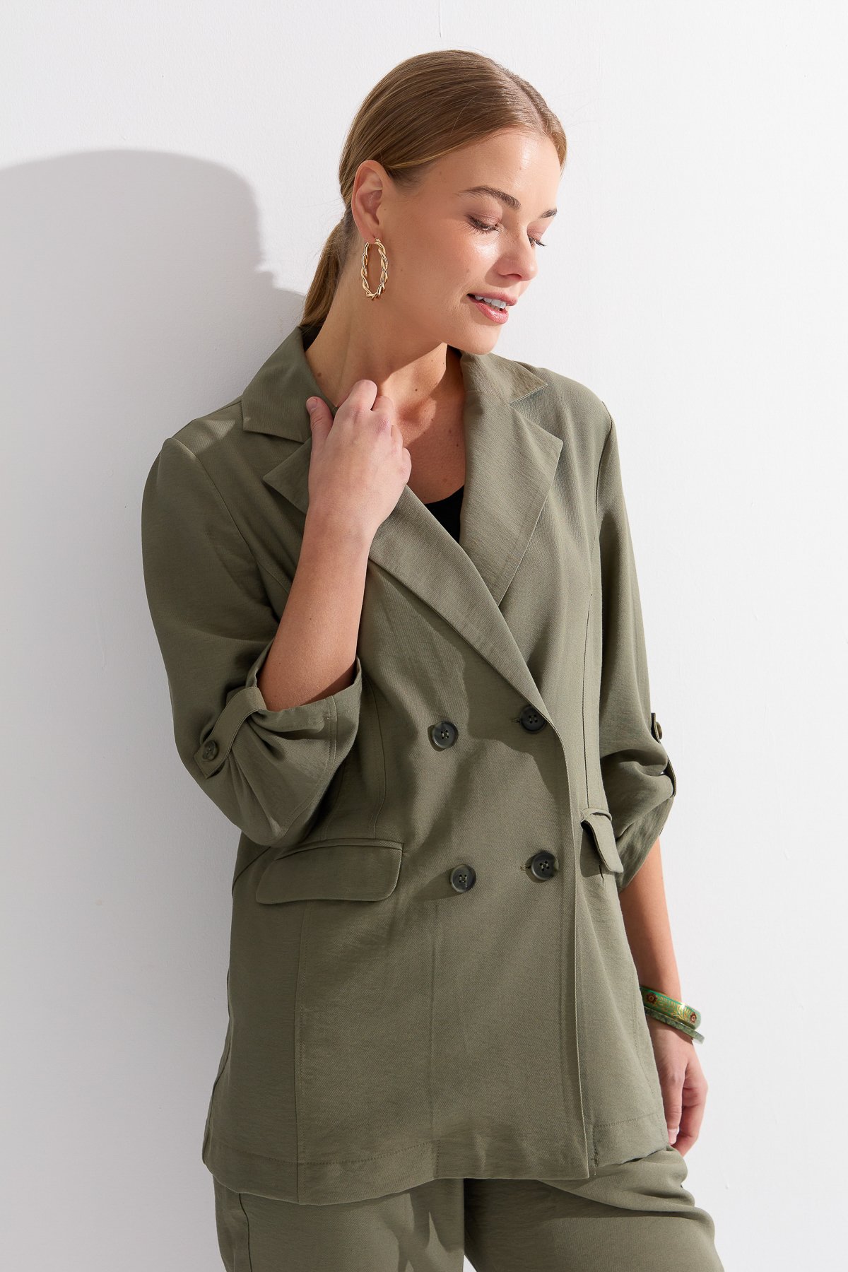 KMY24100Kadın Kruvaze Model Düğmeli Keten Ceket Haki