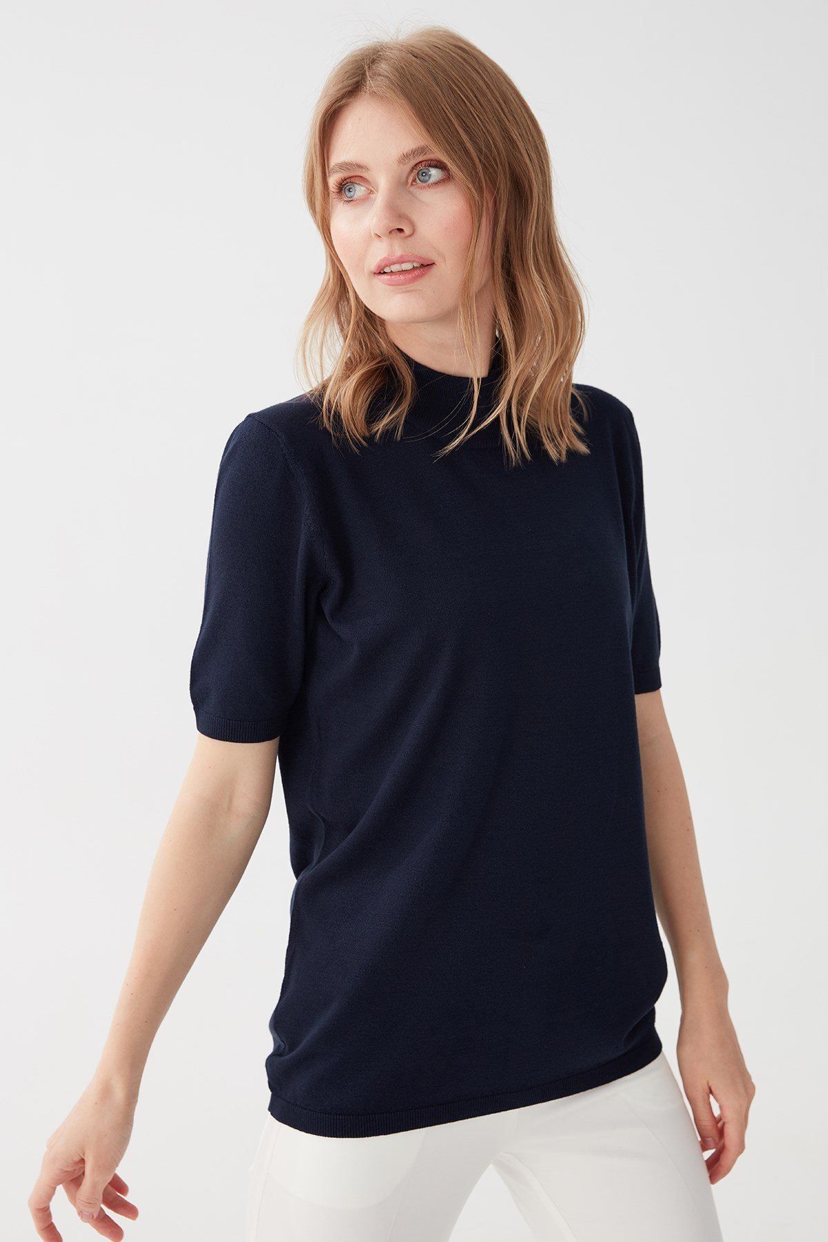 Женская блузка с высоким воротником из лайкры Темно-синий