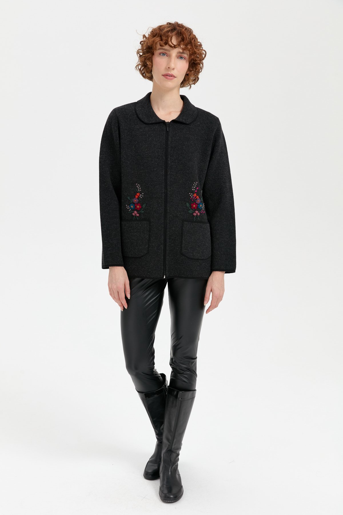 24005Kadın Polo Yaka İşlemeli Kısa Yün Hırka Siyah